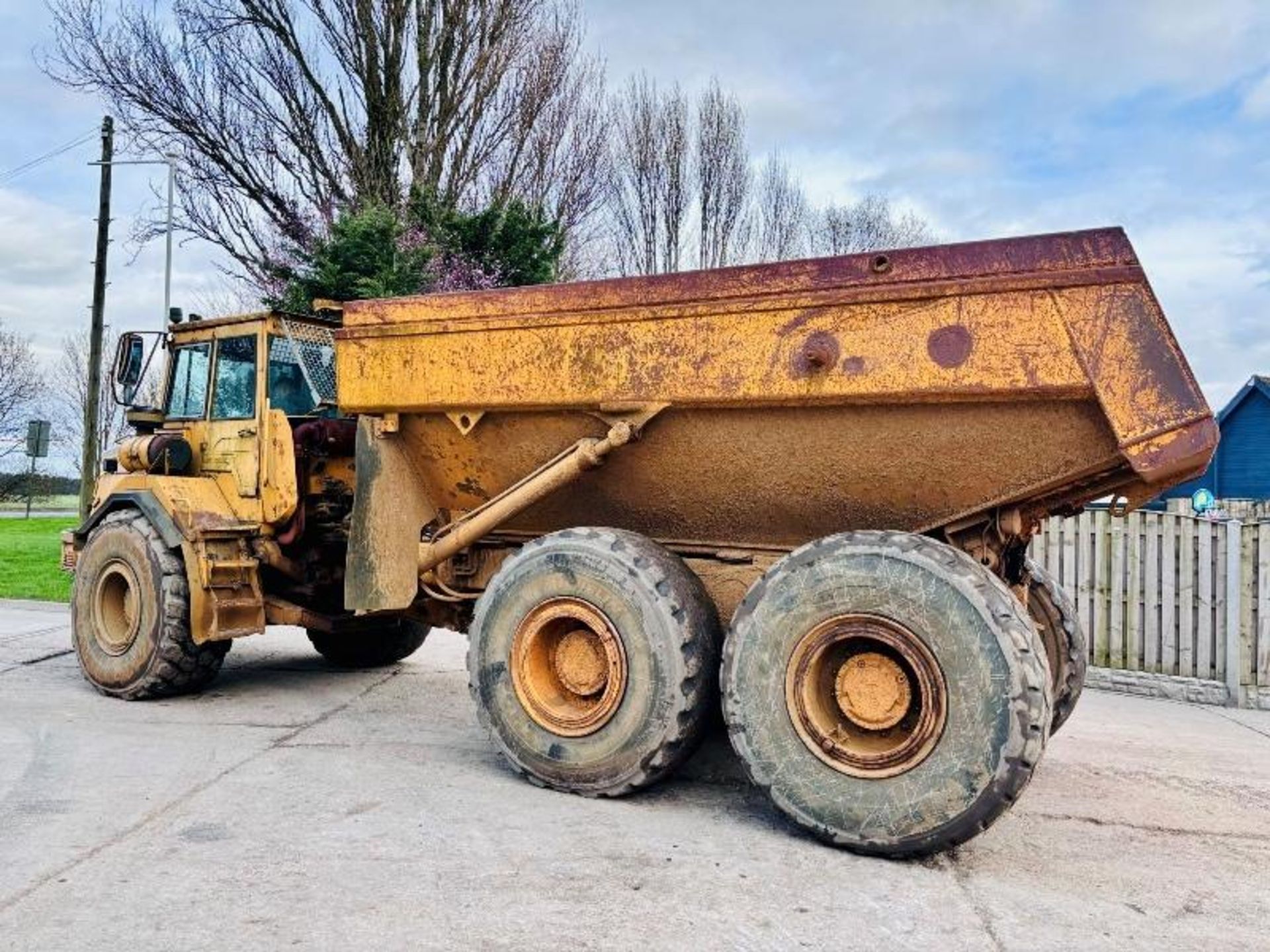 VOLVO A25C 6X6 ARTICULATED DUMP TRUCK - Image 14 of 18