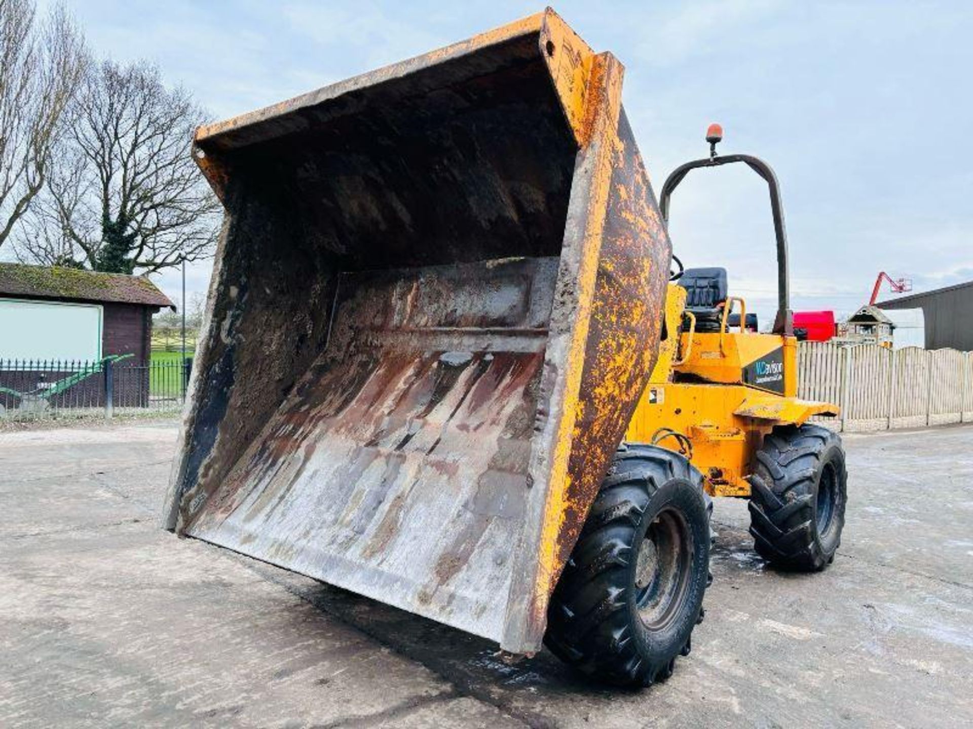 THWAITES 6 TON 4WD DUMPER C/W ROLE BAR - Image 13 of 16