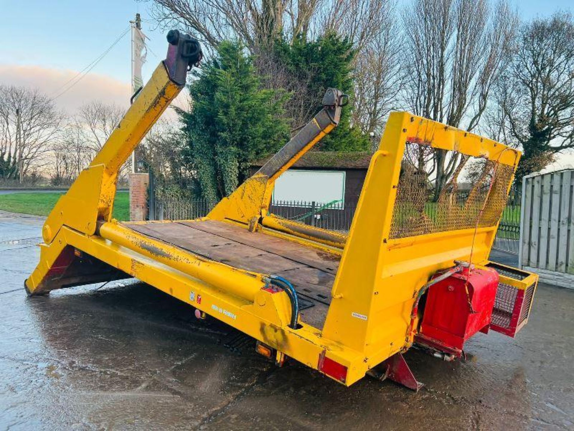 SKIP LIFTING GEAR TO SUIT LORRY - Image 12 of 12