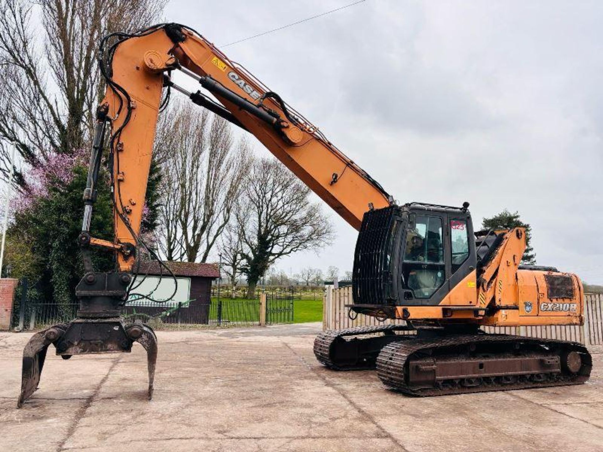 CASE CX210D HIGH RISE CABIN TRACKED EXCAVATOR *YEAR 2013* C/W SELECTOR GRAB - Image 10 of 18