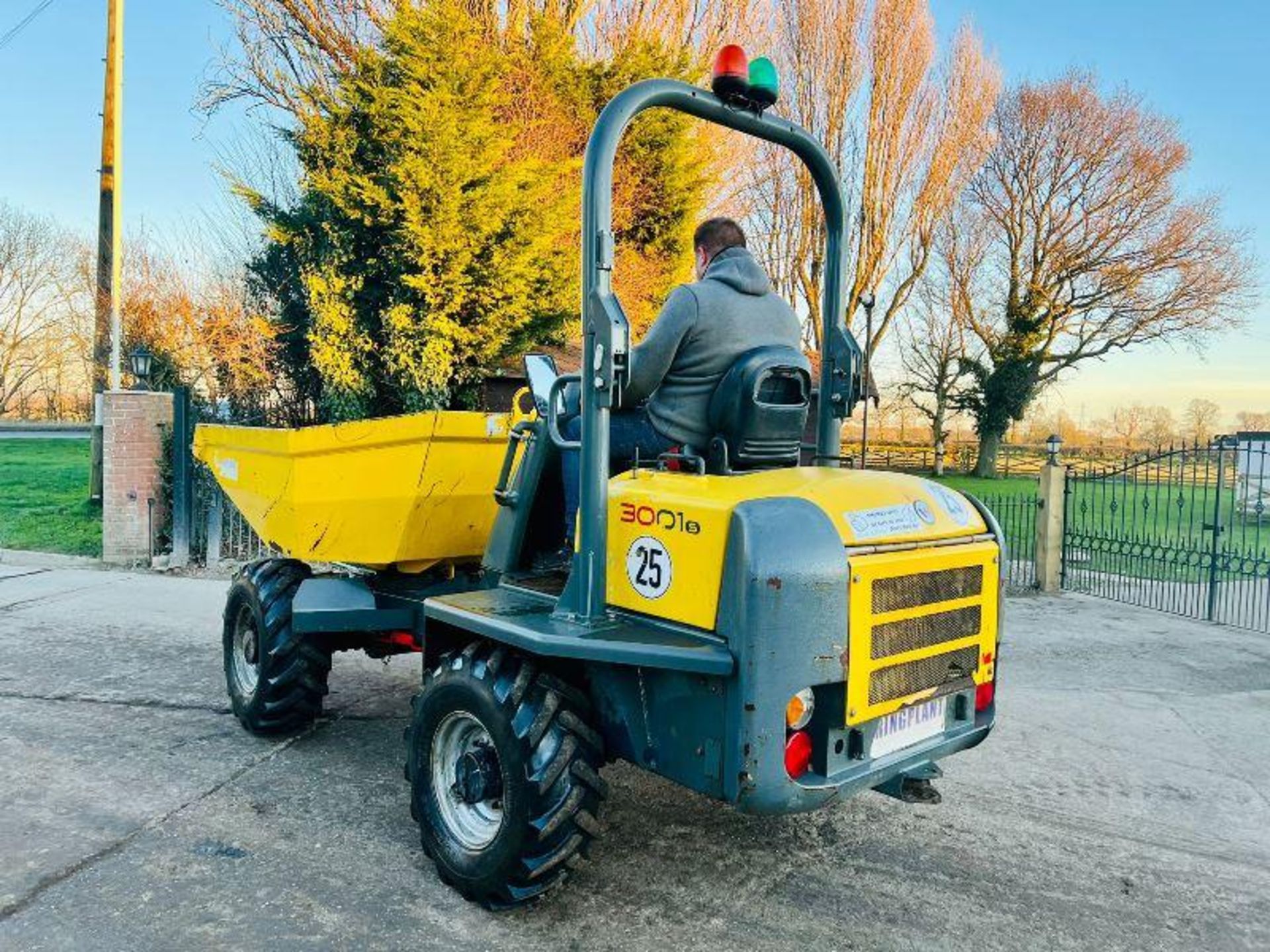 WACKER NEUSON 3001S 4WD SWIVEL TIP DUMPER *YEAR 2012, 1809 HOURS* - Bild 8 aus 16