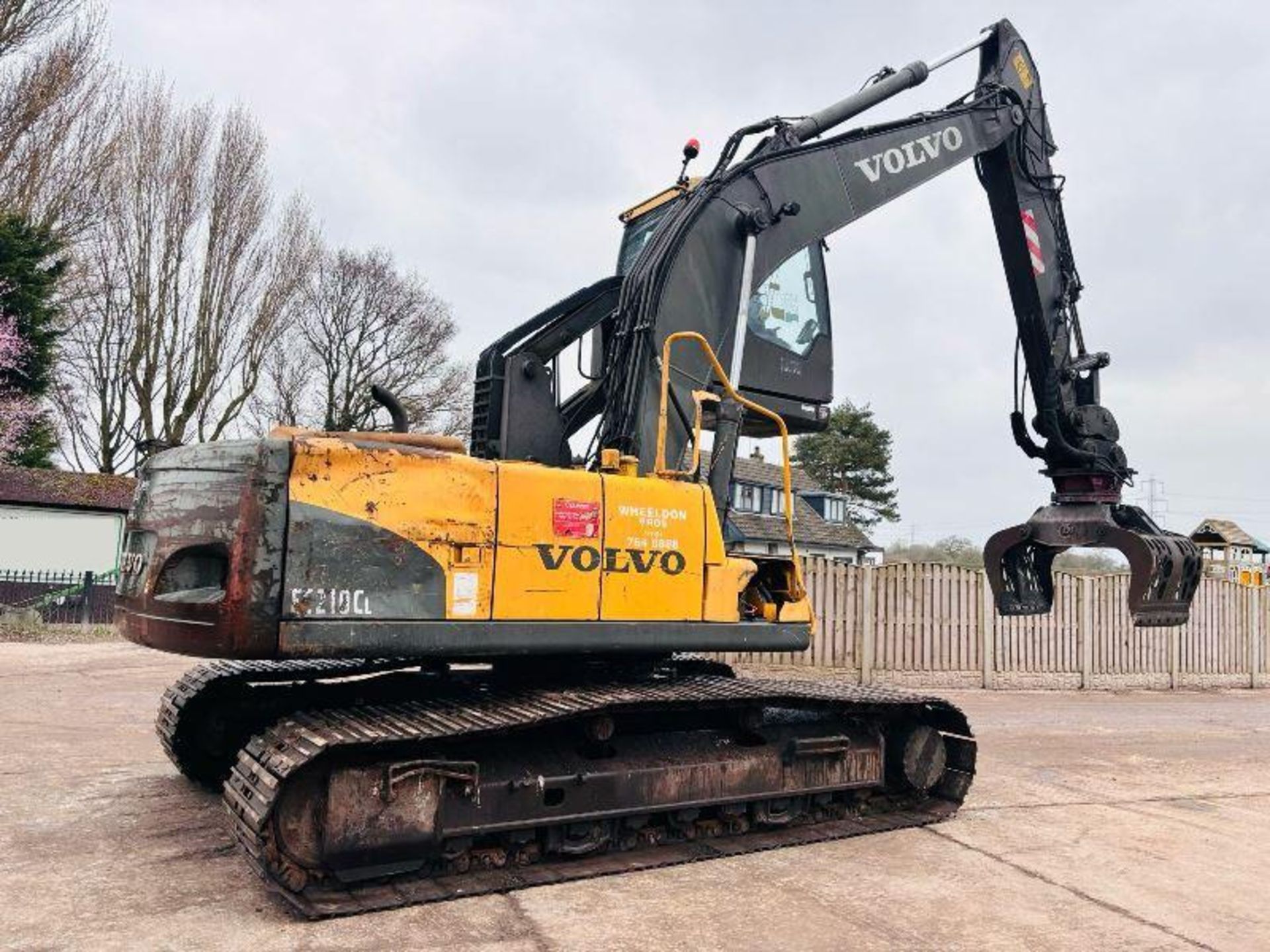 VOLVO EC210L HIGH RISE CABIN TRACKED EXCAVATOR C/W SELECTOR GRAB  - Image 18 of 18