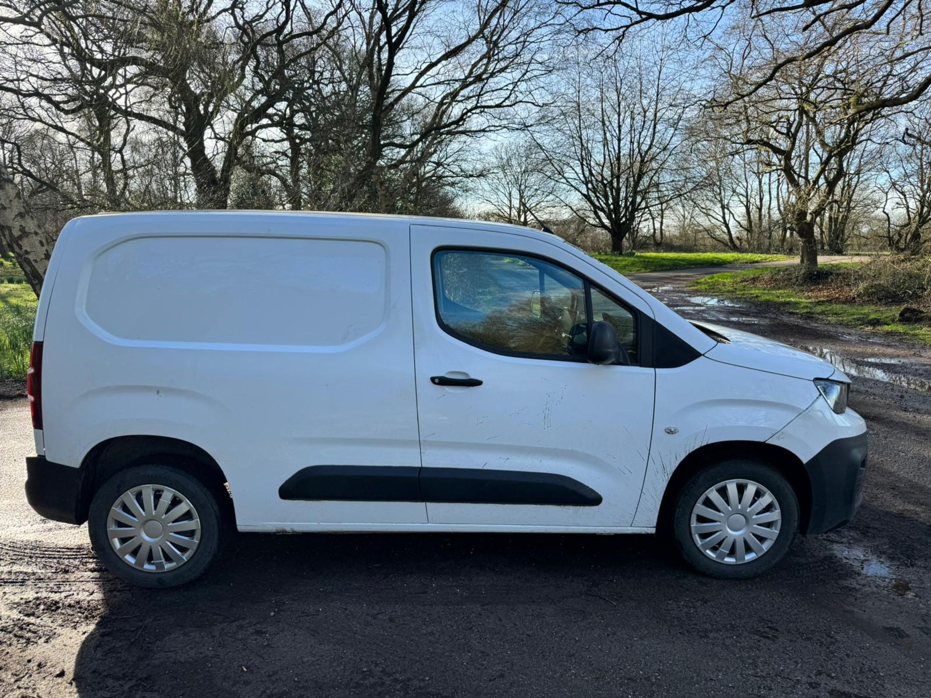 2019 69 PEUGEOT PARTNER PANEL VAN - 130K MILES - 3 SEATS - AIR CON - 1 KEY - Image 10 of 11