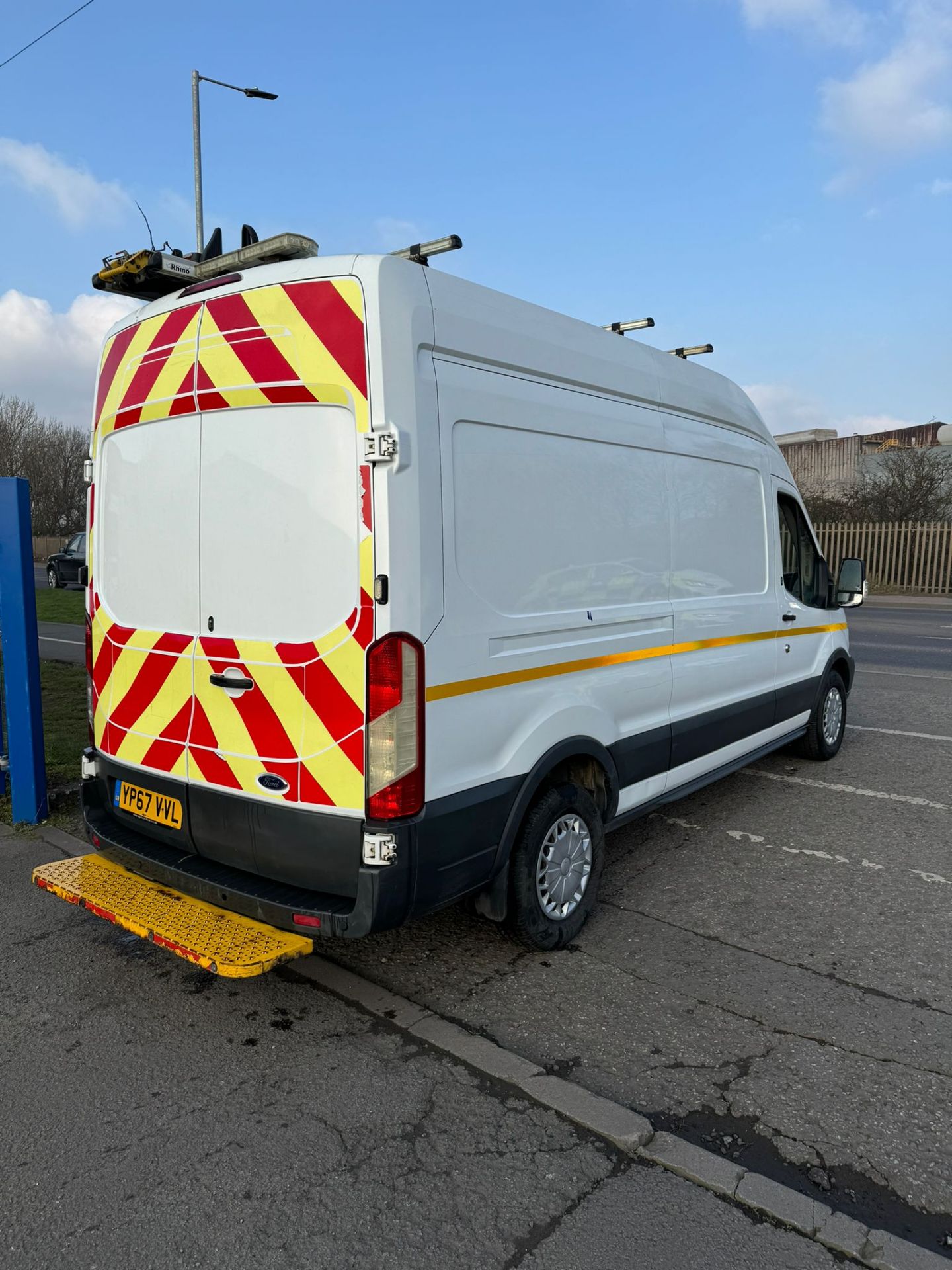 2017 67 FORD TRANSIT 350 PANEL VAN - 147K MILES - EURO 6 - ROOF RACK - TREND MODEL - Image 2 of 12