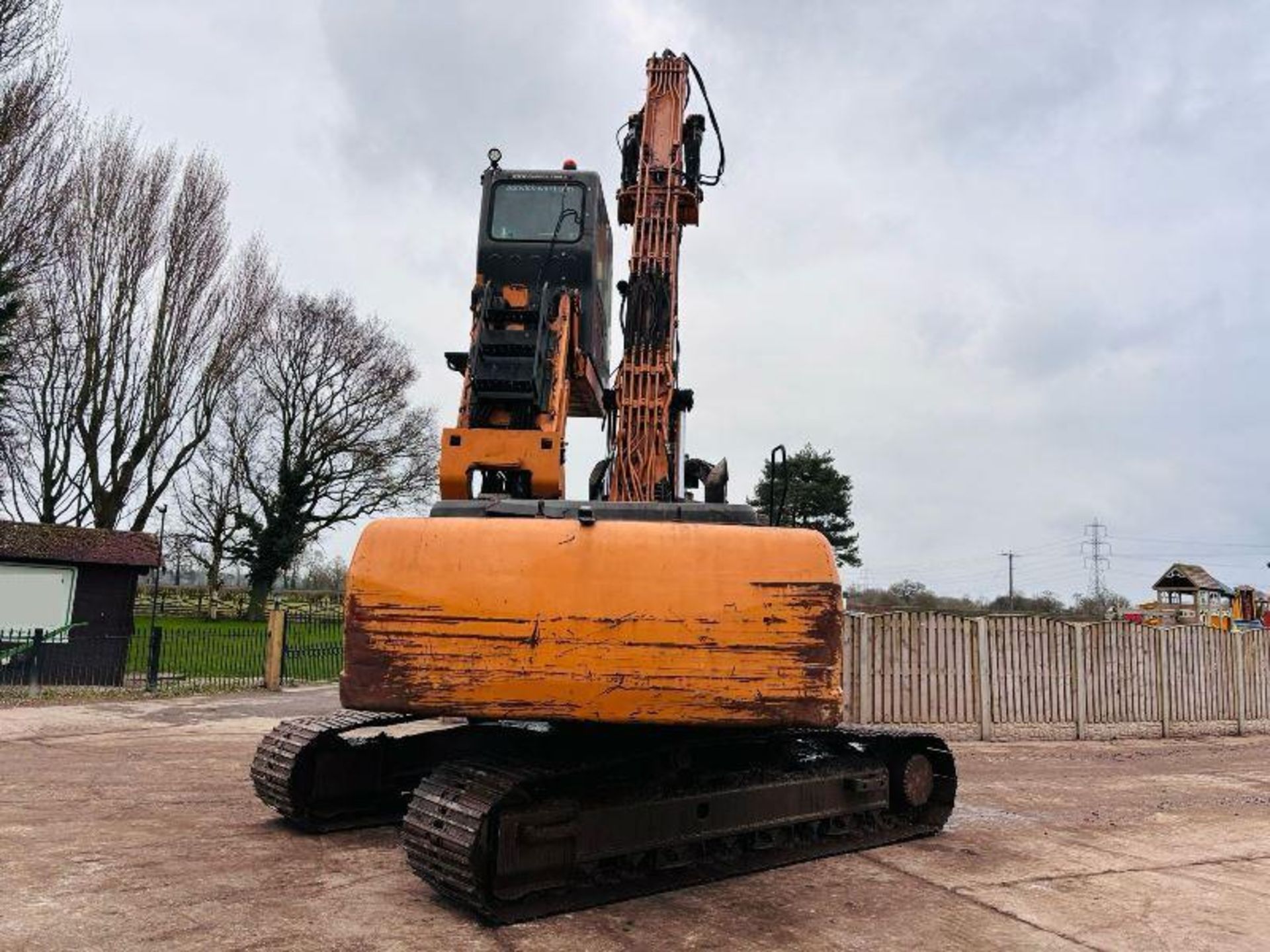 CASE CX210D HIGH RISE CABIN TRACKED EXCAVATOR *YEAR 2013* C/W SELECTOR GRAB - Image 4 of 18