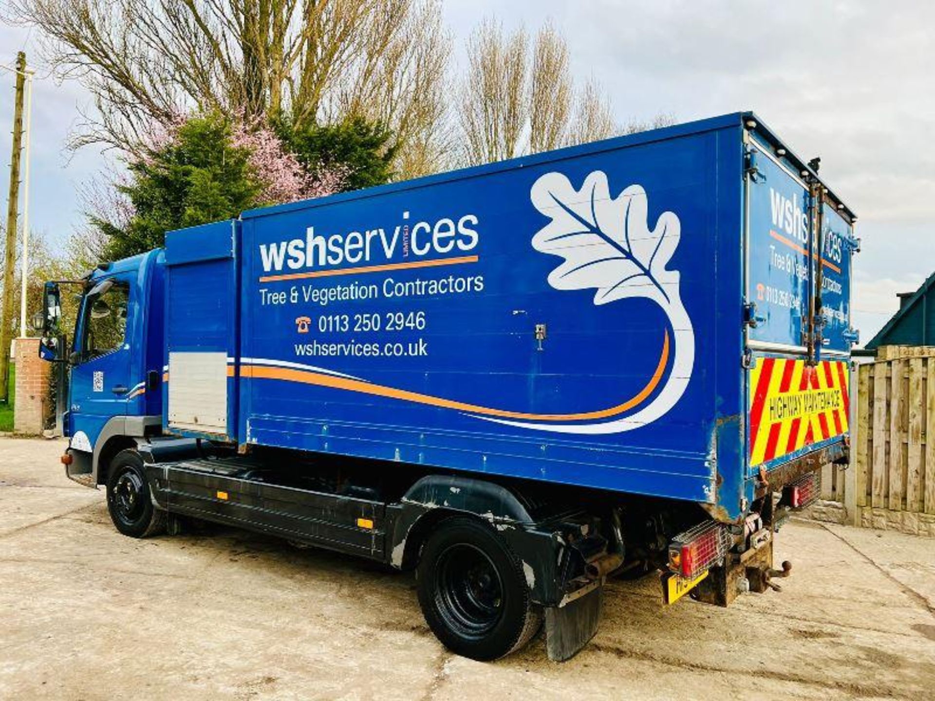 MERCEDES 816 4X2 TIPPER LORRY C/W WINCH & STORAGE LOCKERS  - Image 11 of 19