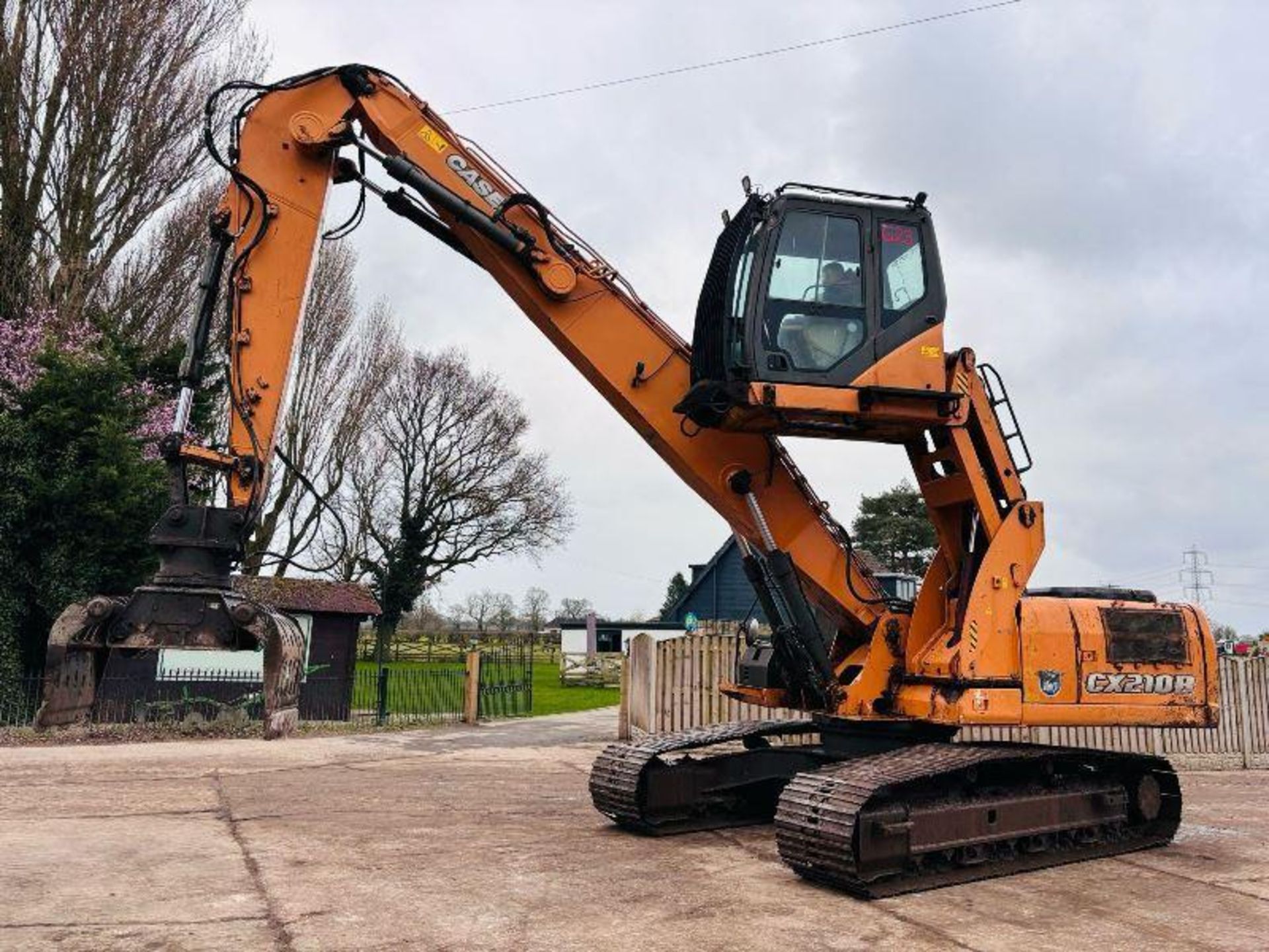 CASE CX210D HIGH RISE CABIN TRACKED EXCAVATOR *YEAR 2013* C/W SELECTOR GRAB - Image 9 of 18