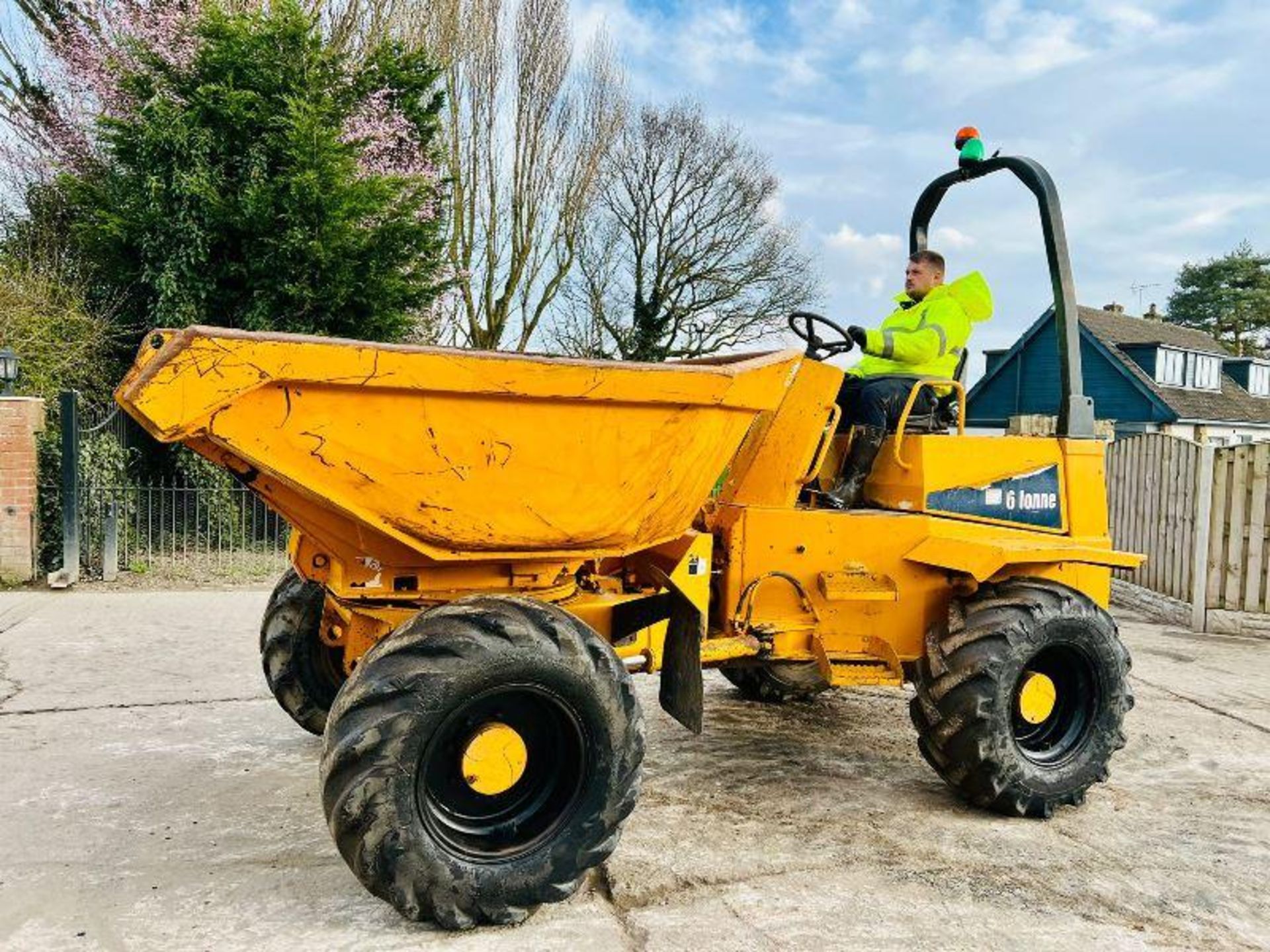 THWAITES 6 TON 4WD SWIVEL TIP DUMPER C/W PERKINS ENGINE  