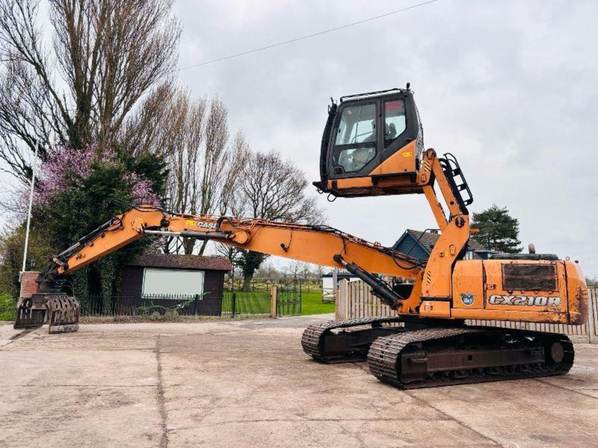 CASE CX210D HIGH RISE CABIN TRACKED EXCAVATOR *YEAR 2013* C/W SELECTOR GRAB - Image 6 of 18