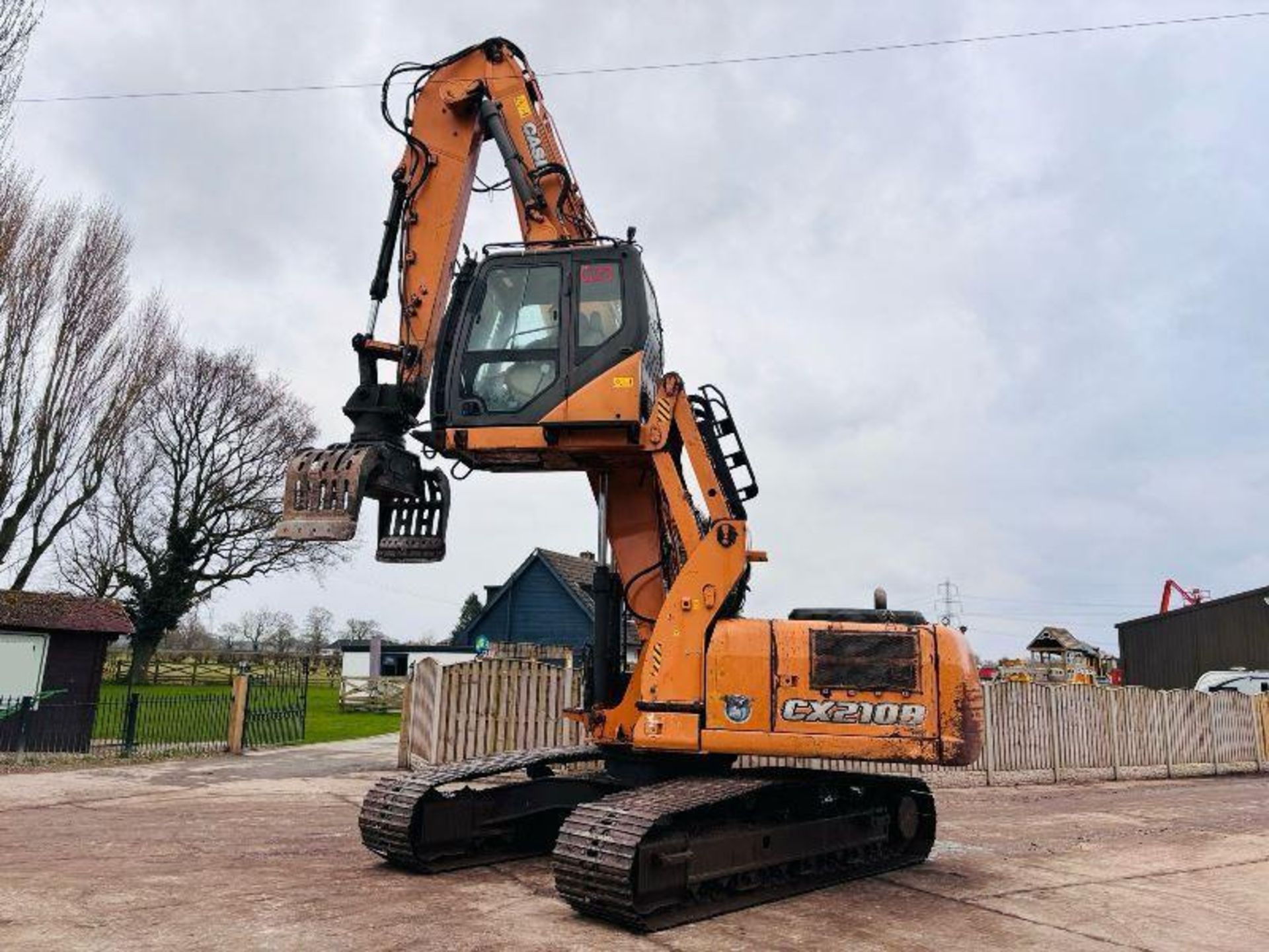 CASE CX210D HIGH RISE CABIN TRACKED EXCAVATOR *YEAR 2013* C/W SELECTOR GRAB - Image 3 of 18