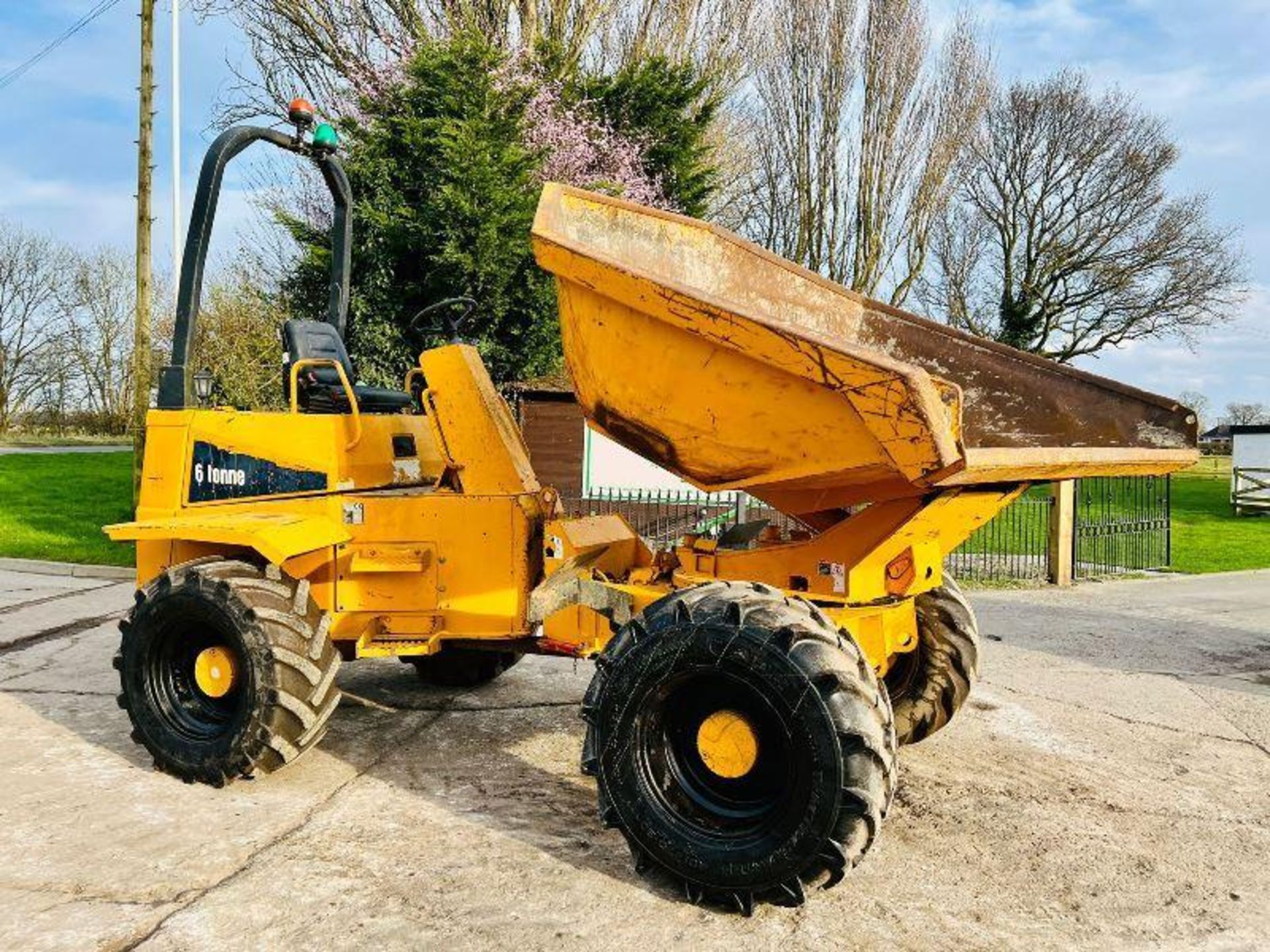 THWAITES 6 TON 4WD SWIVEL TIP DUMPER C/W PERKINS ENGINE   - Image 2 of 19