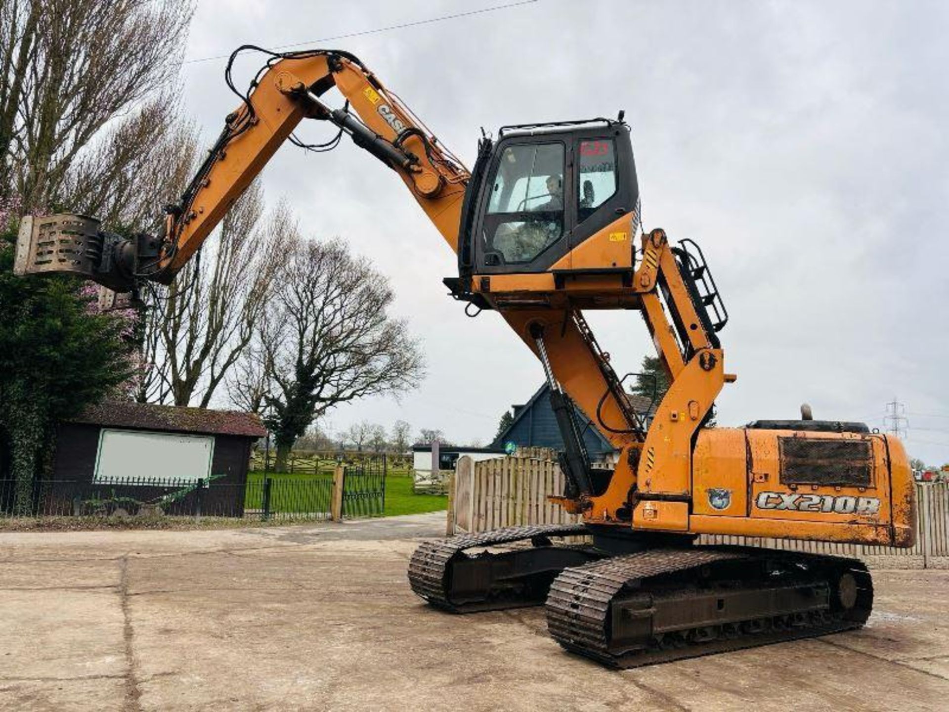 CASE CX210D HIGH RISE CABIN TRACKED EXCAVATOR *YEAR 2013* C/W SELECTOR GRAB