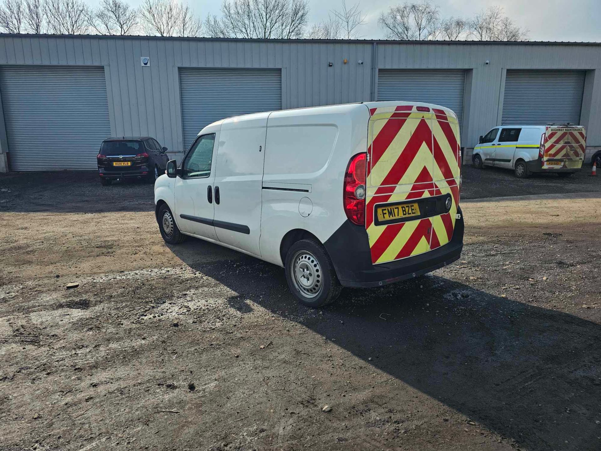 2017 17 VAUXHALL COMBO LWB 2300 CDTI S/S PANEL VAN - 64K MILES - EURO 6  - Image 4 of 9