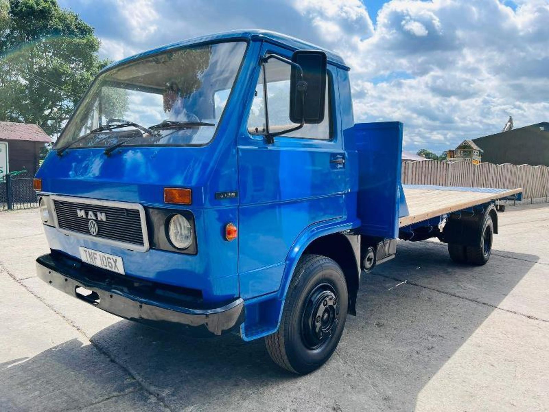 MAN 9.136 4X2 FLAT BED LORRY *2 OWNERS FROM NEW* - Image 2 of 18