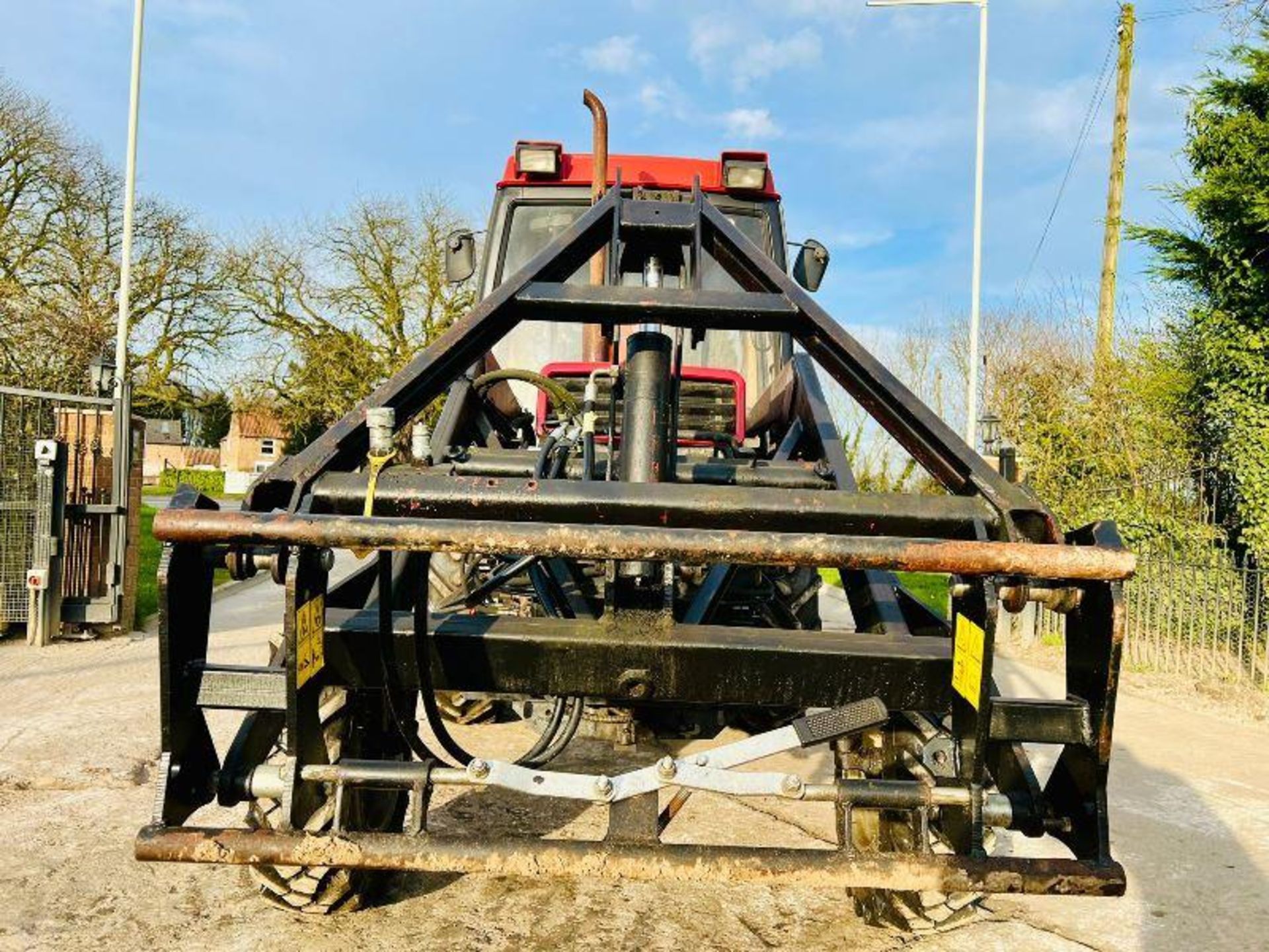 CASE 885XL TRACTOR C/W FRONT LOADER  - Image 13 of 19