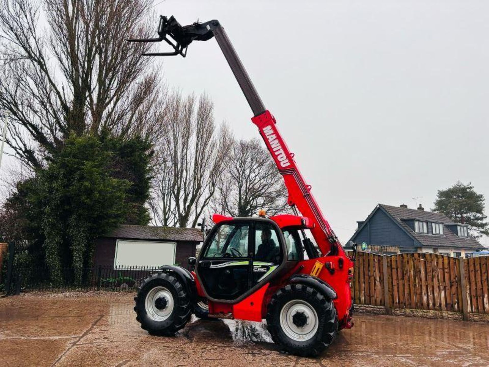 MANITOU MLT735 4WD TELEHANDLER *AG-SPEC, YEAR 2015, 5920 HOURS* C/W PUH - Image 17 of 19