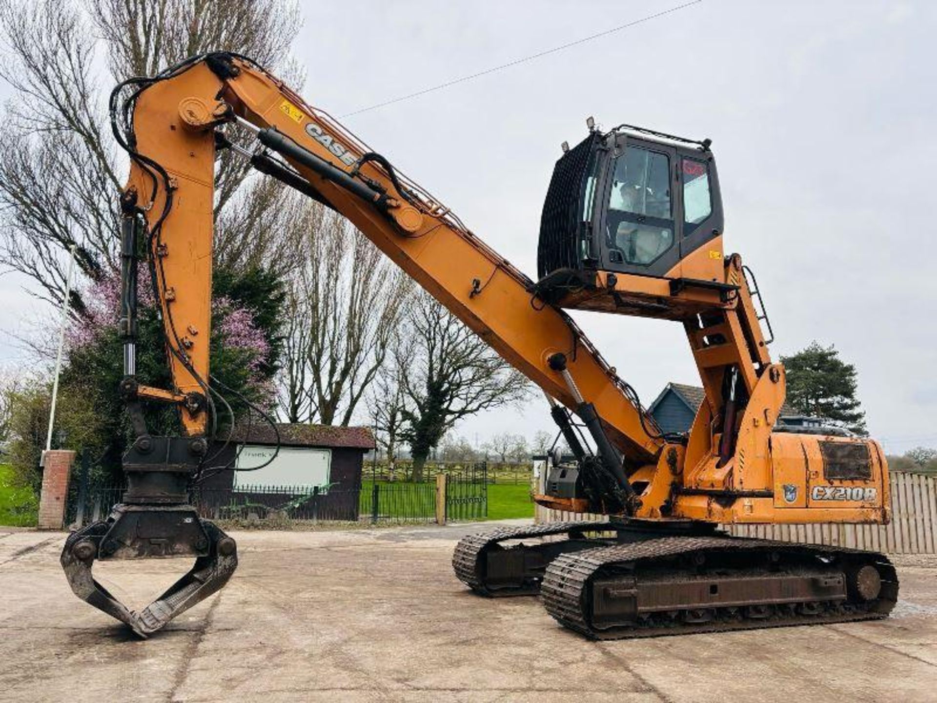 CASE CX210D HIGH RISE CABIN TRACKED EXCAVATOR *YEAR 2013* C/W SELECTOR GRAB - Image 11 of 18