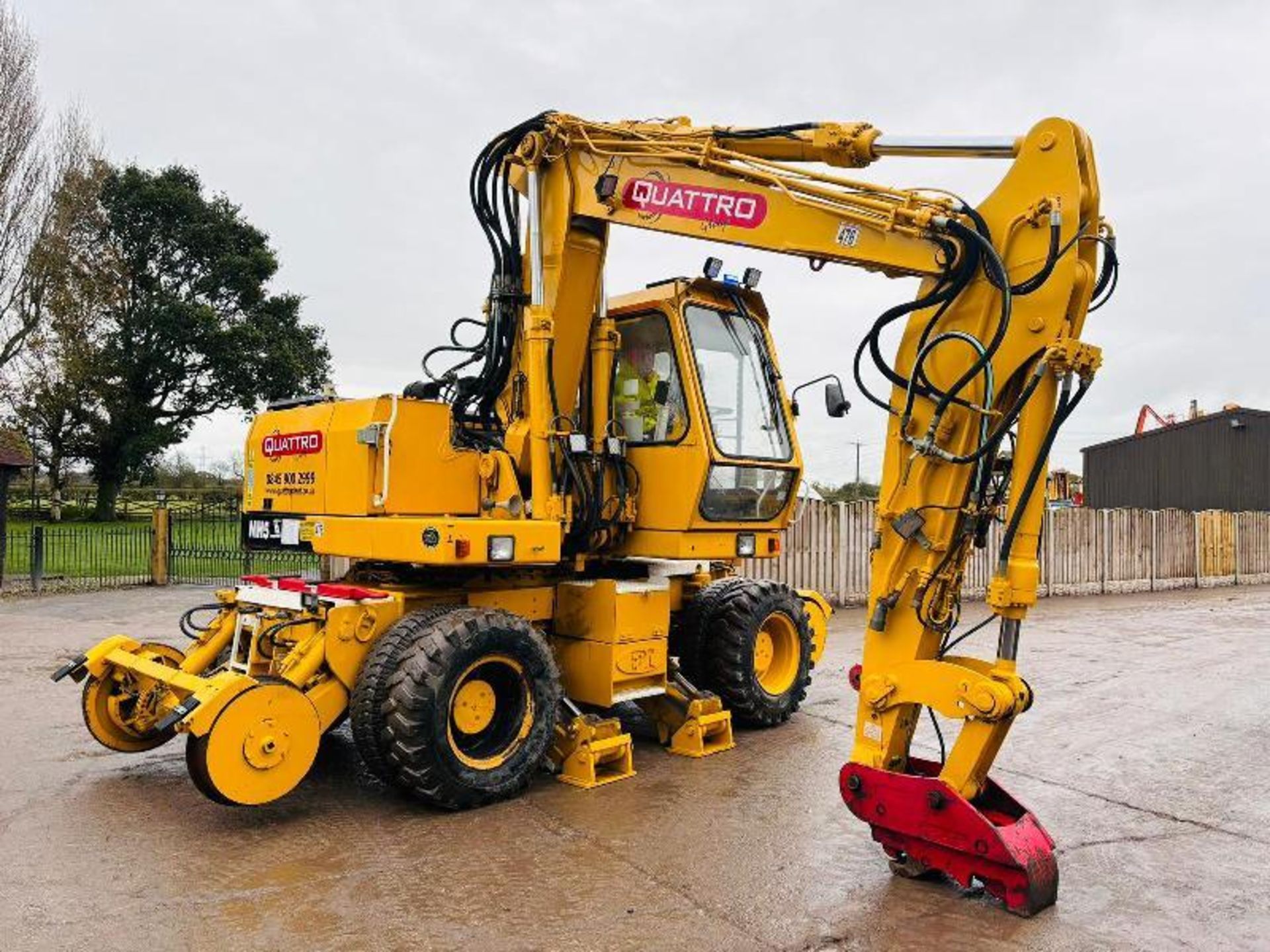 O&K MH5Z 4WD WHEELED EXCAVATOR C/W RAILWAY GEAR & 4 X SUPPORT LEGS - Image 6 of 18
