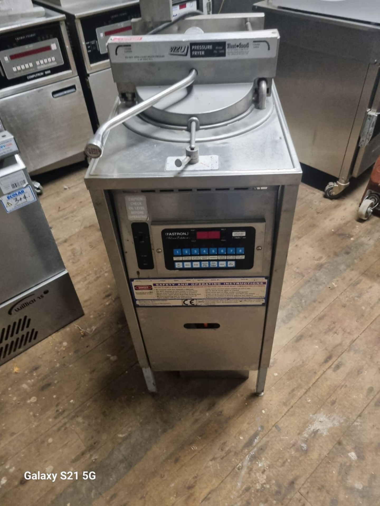 VIZU PRESSURE FRYER ELECTRIC - SINGLE OR 3 PHASE - FULLY RECONDITIONED 