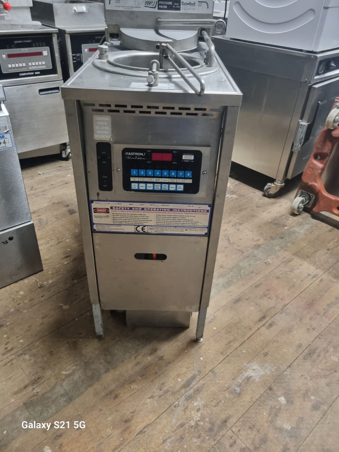 VIZU PRESSURE FRYER ELECTRIC - SINGLE OR 3 PHASE - FULLY RECONDITIONED  - Image 2 of 8