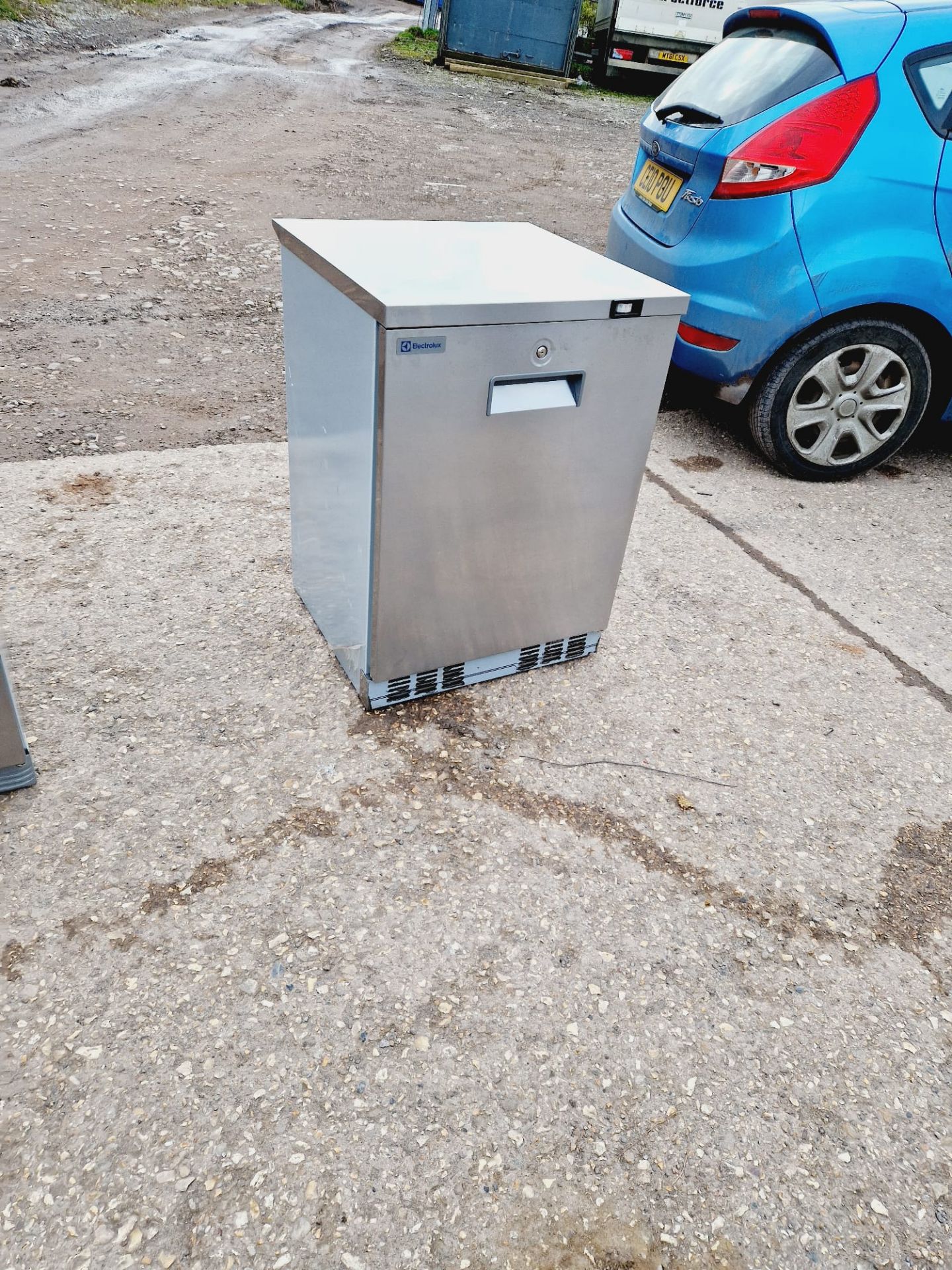 ELECTROLUX UNDER COUNTER FRIDGE - WORKING - Image 8 of 9