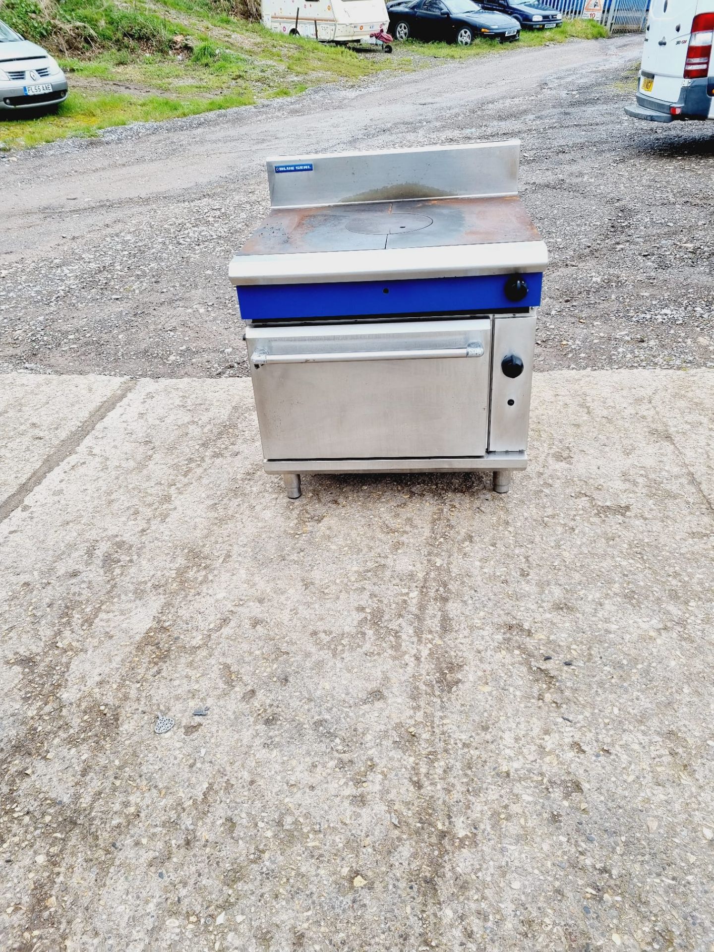 BLUE SEAL GAS SOLID TOP AND OVEN