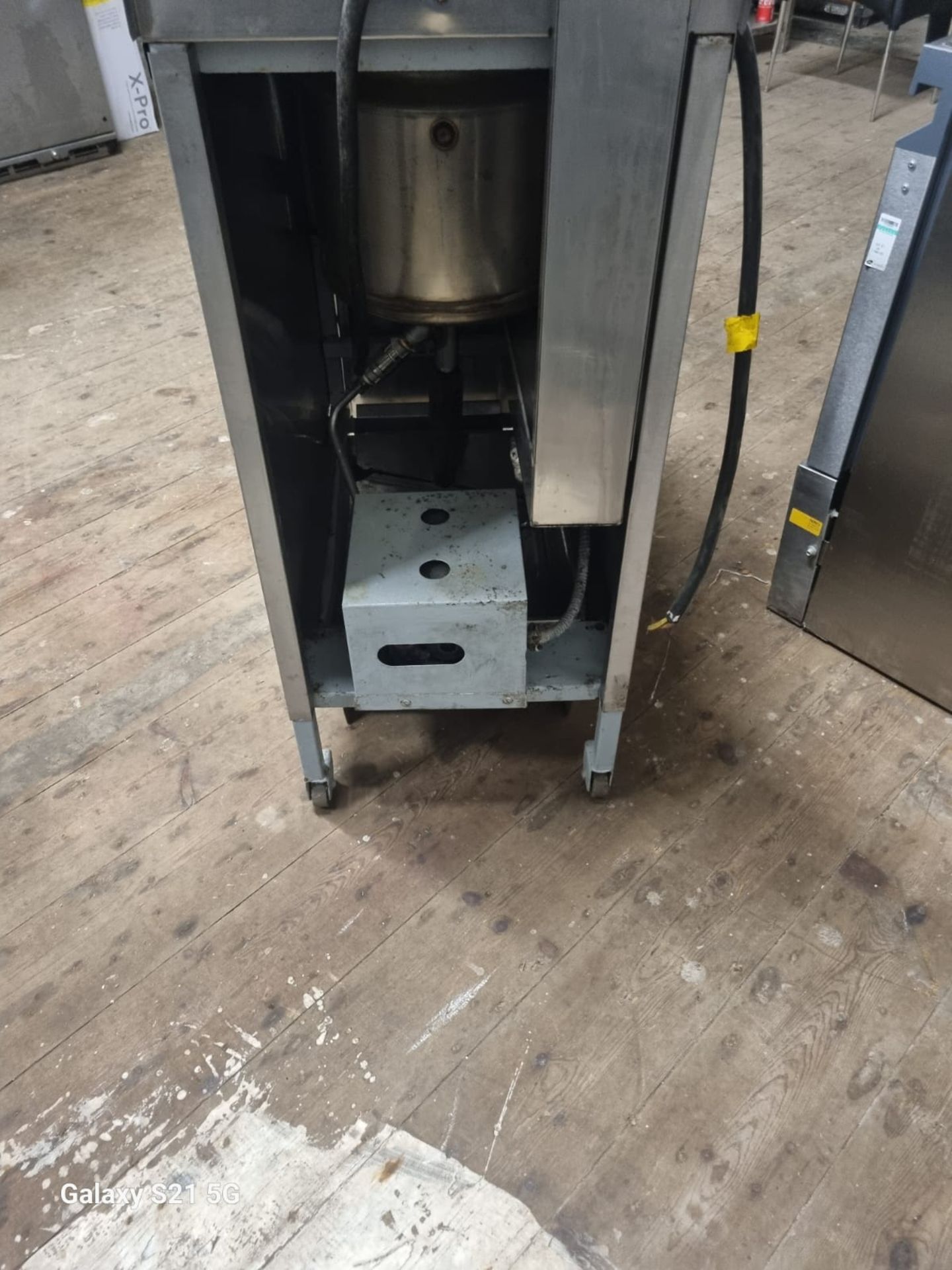VIZU PRESSURE FRYER ELECTRIC - SINGLE OR 3 PHASE - FULLY RECONDITIONED  - Image 7 of 8