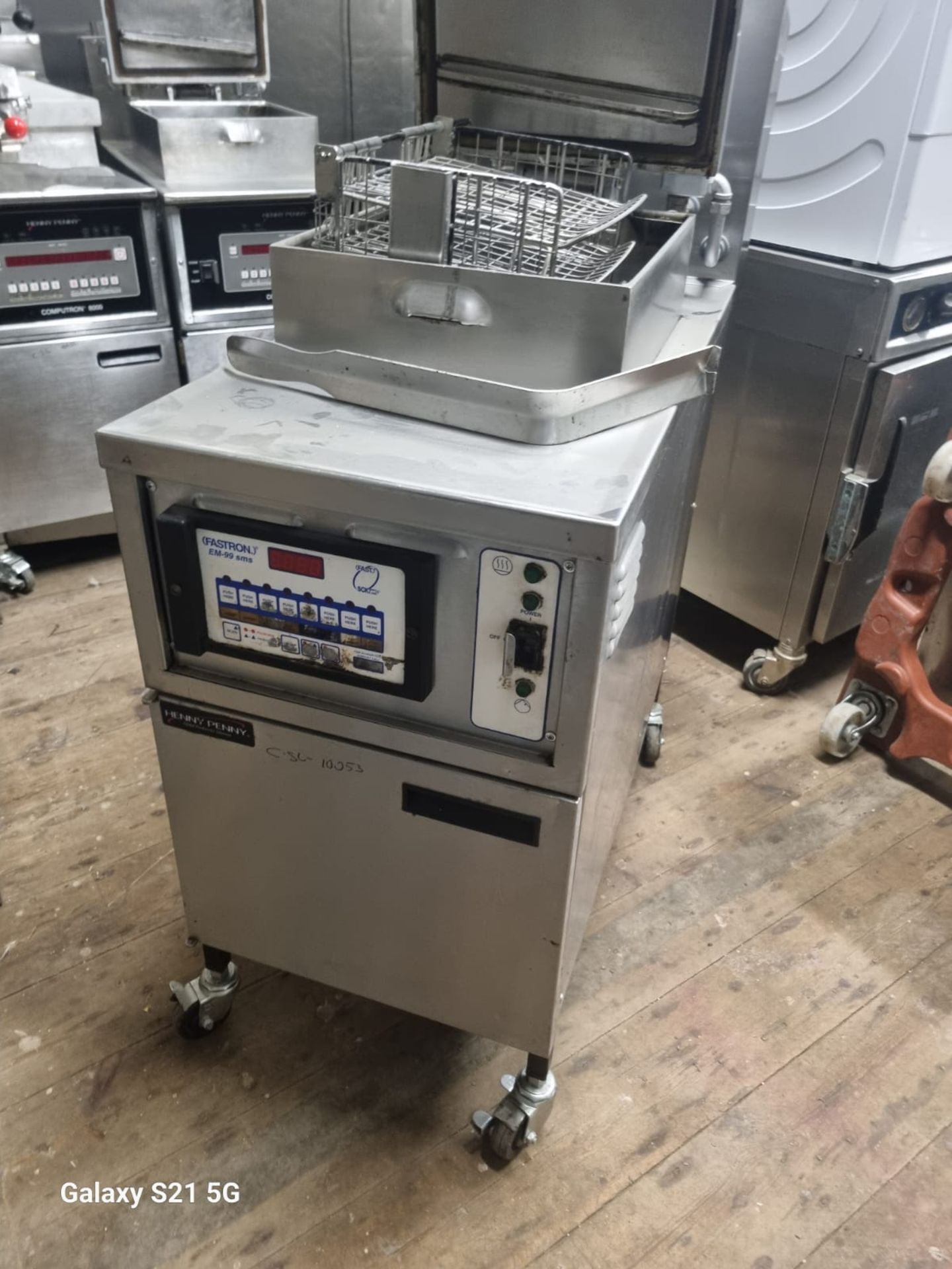 HENNY PENNY PRESSURE GAS FRYER - FASTRON COMPUTER - HAS BEEN FULLY REFURBISHED - Image 8 of 8