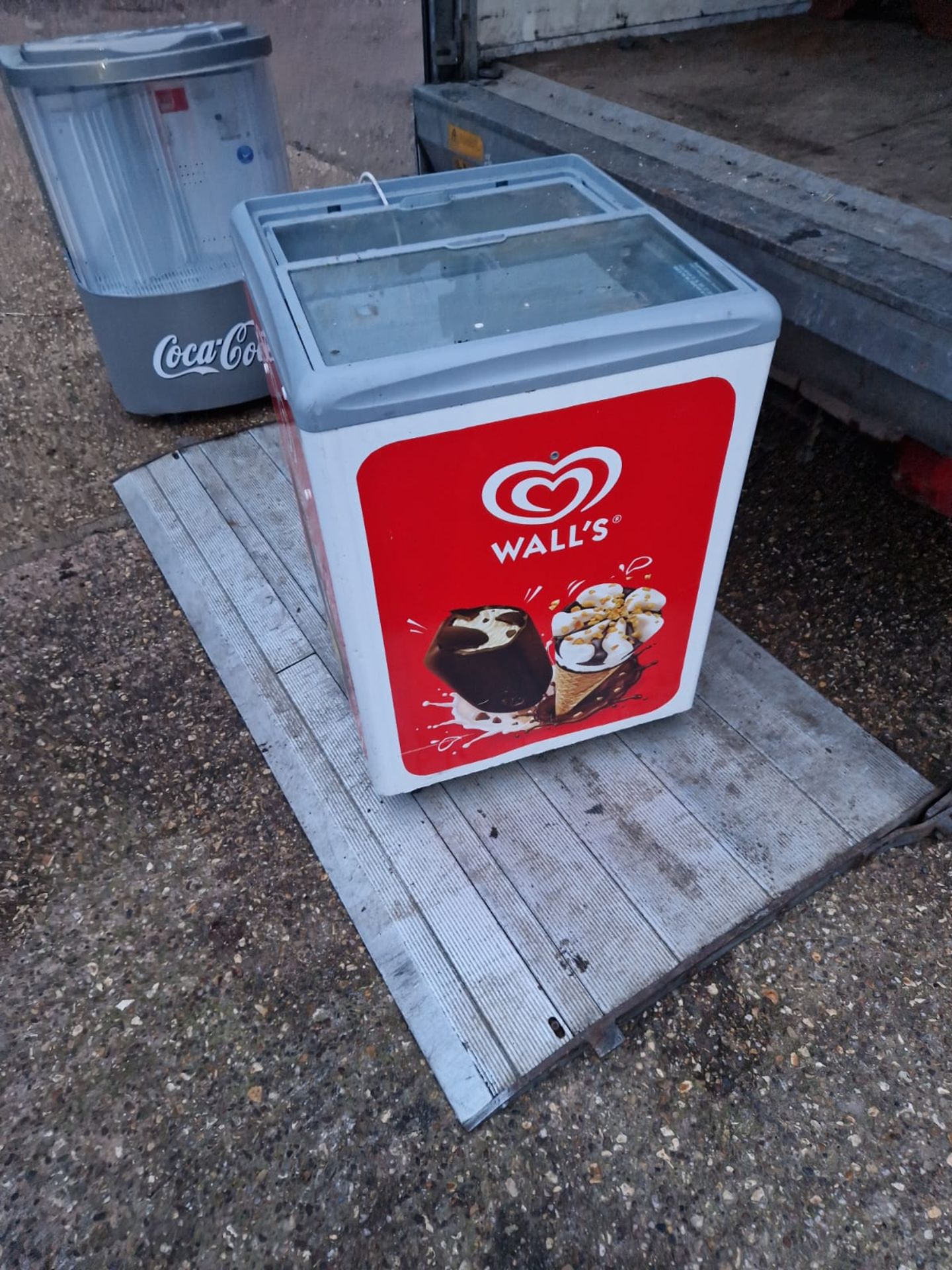 ICE CREAM FREEZER SLIDING DOOR - Image 2 of 3