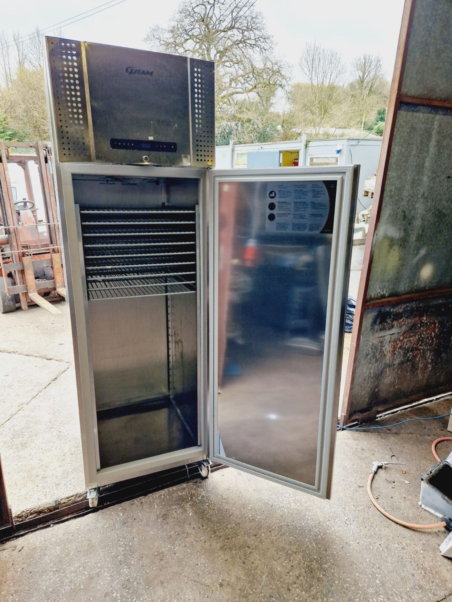 GRAM UPRIGHT FREEZER - FULLY WORKING - 600 L FREEZER - Bild 3 aus 3