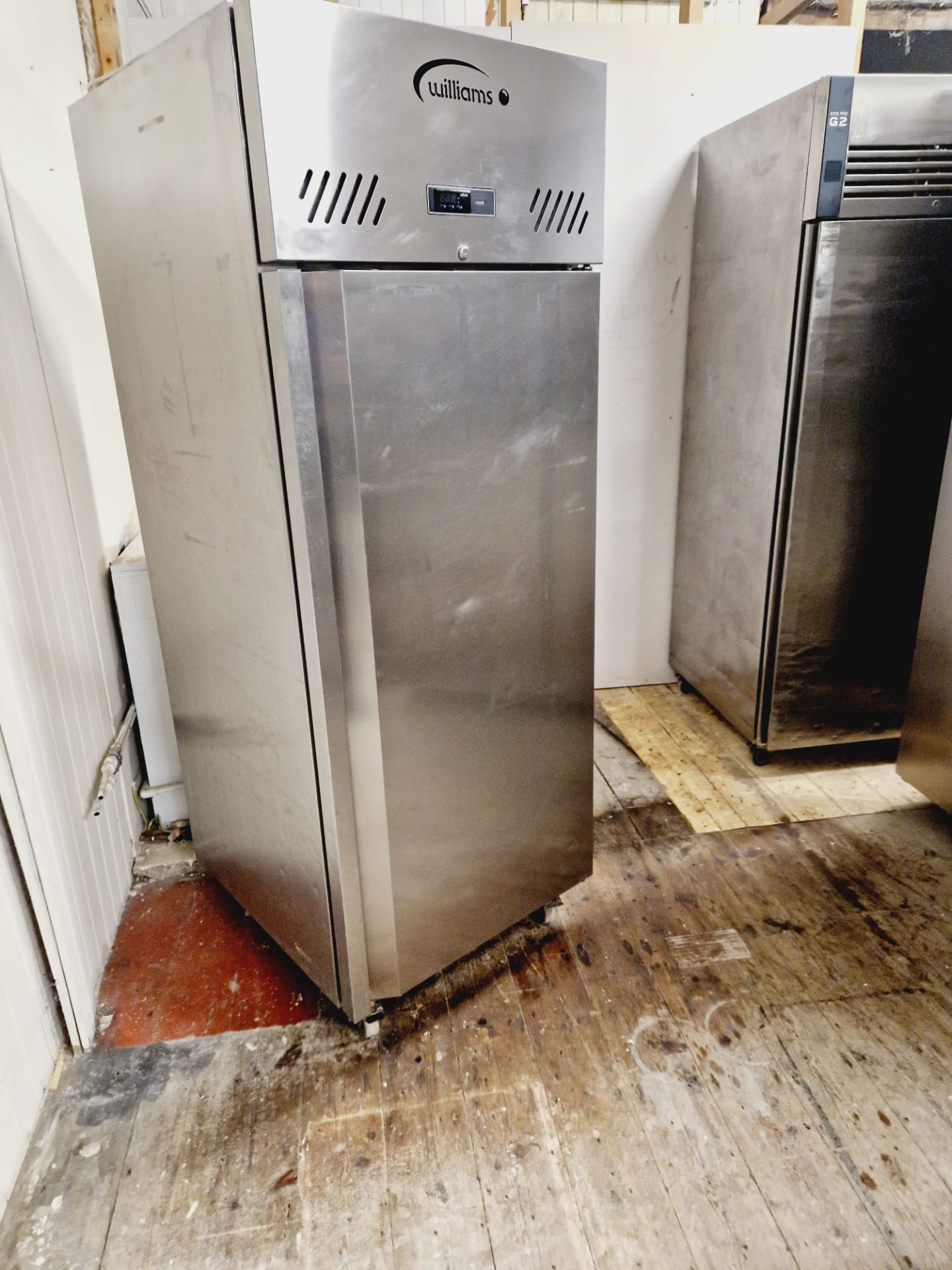 WILLIAMS UPRIGHT FRIDGE - 600 L - WORKING AND REFURBISHED - Image 2 of 4