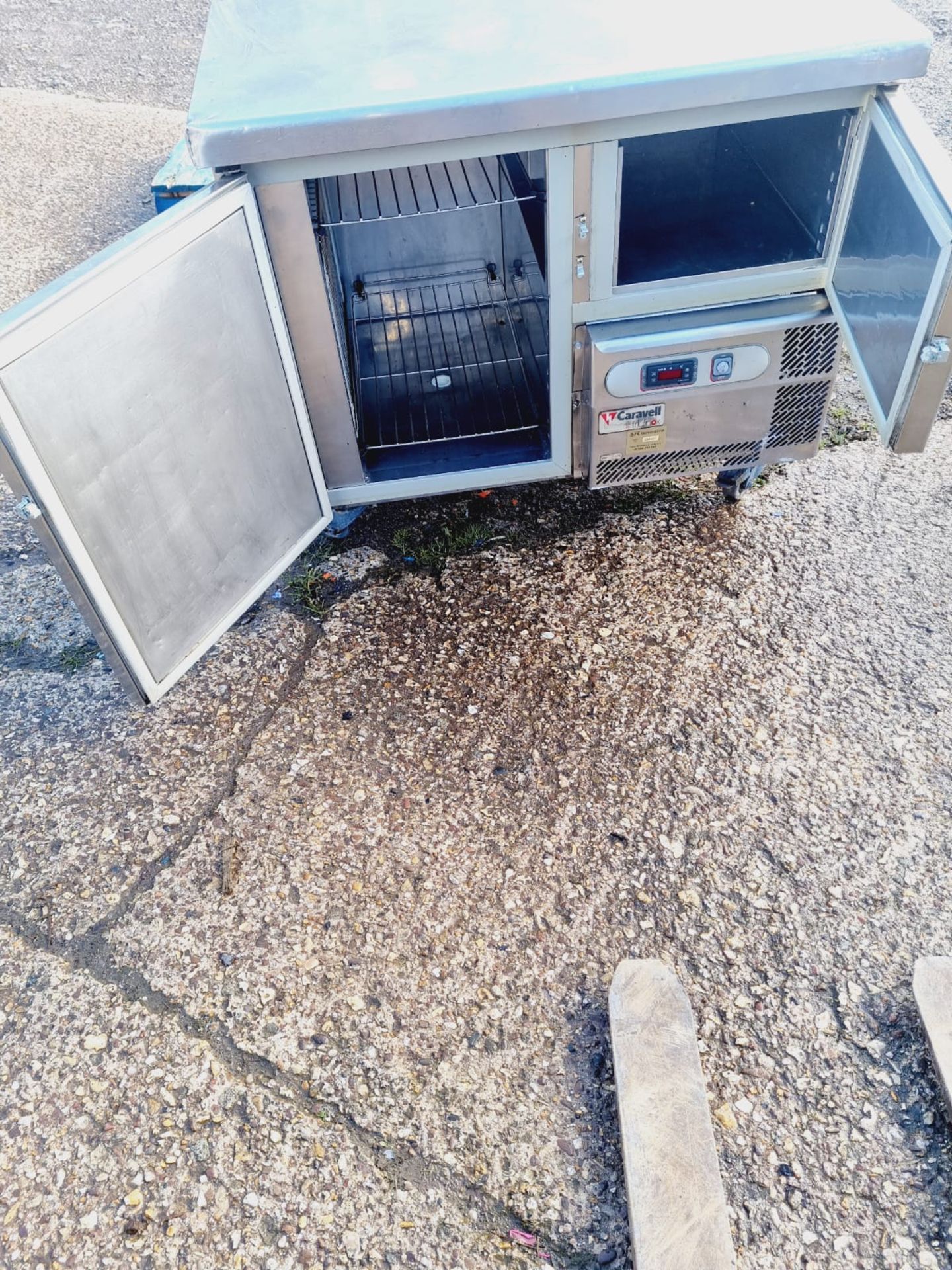 UNDER COUNTER SINGLE DOOR 900 MM W FRIDGE - Image 2 of 4