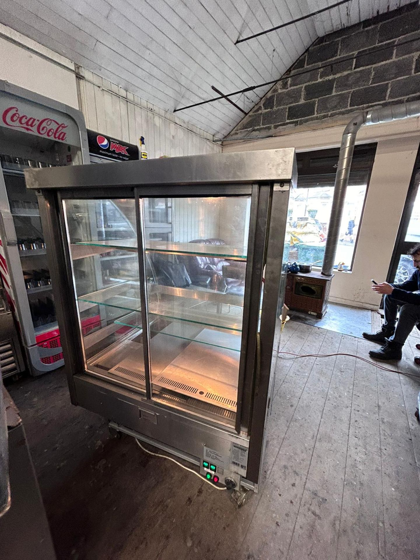 TRUE 2 DRAWER FRIDGE WITH SALAD BAR - ALMOST NEW CONDITION - FULL WORKING CONDITION - Image 9 of 9