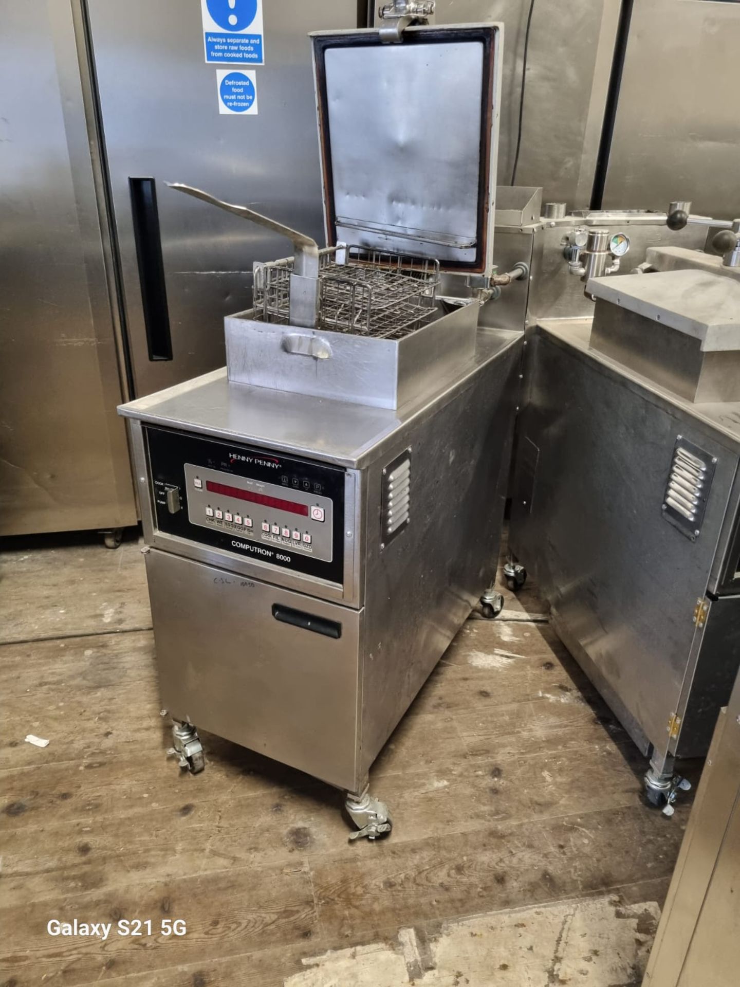HENNY PENNY COMPUTEON 8000 GAS PRESSURE FRYER - FULLY SERVICED AND TESTED - ALL ORIGINAL PARTS 