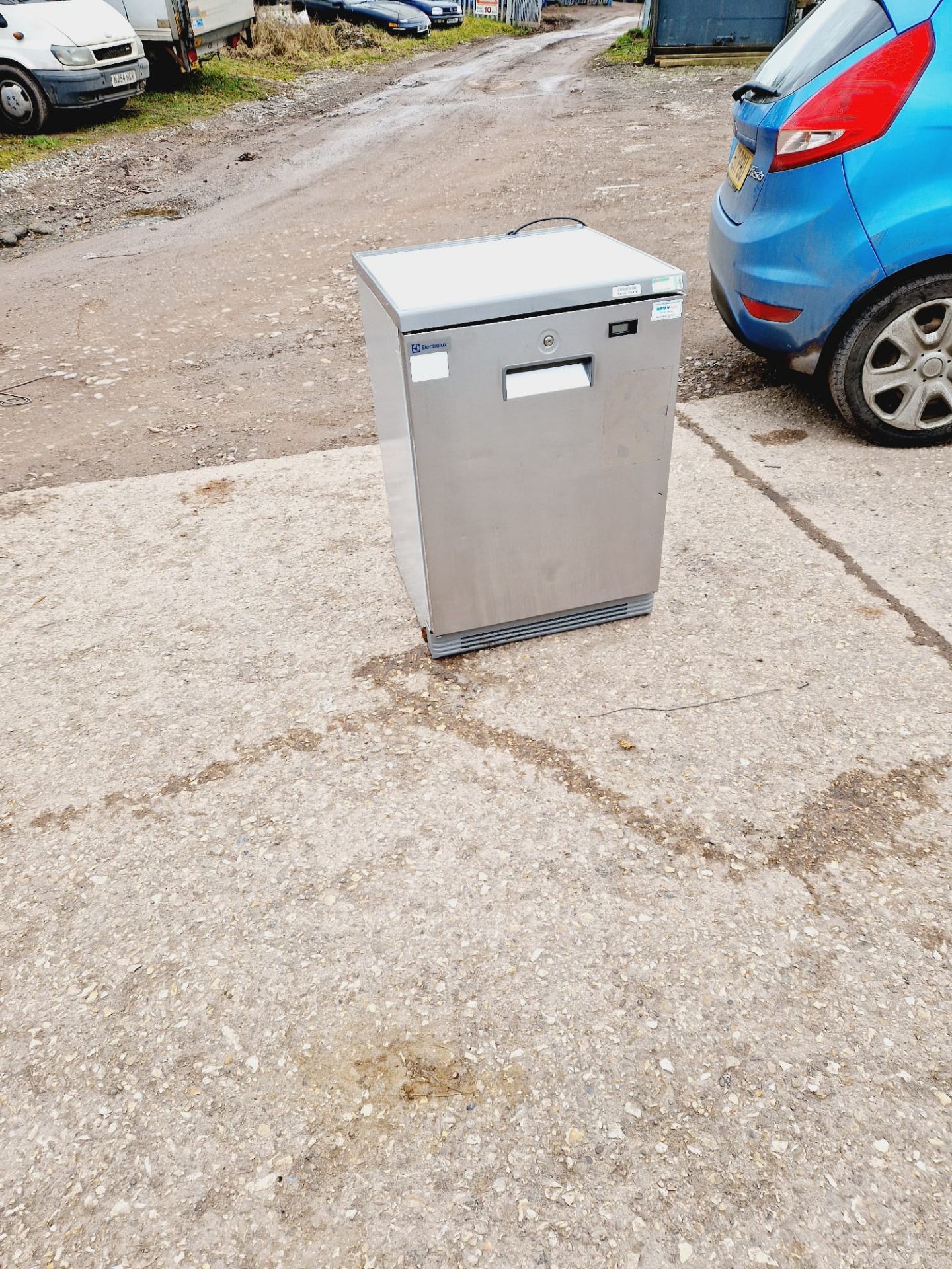 ELECTROLUX UNDER COUNTER FRIDGE - WORKING - Image 9 of 9