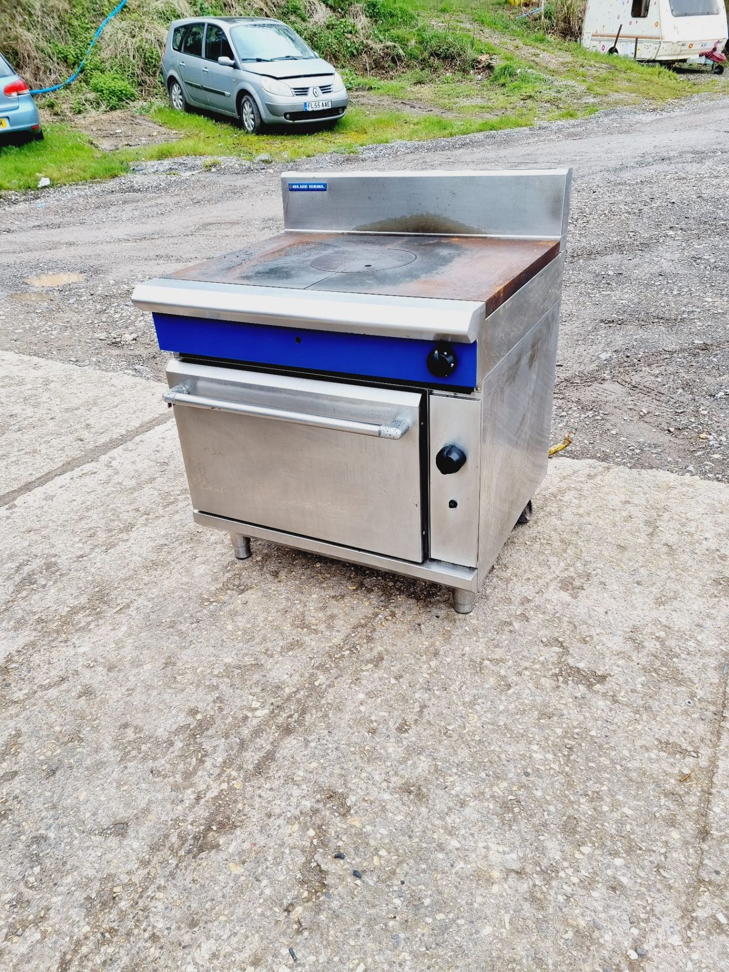 BLUE SEAL GAS SOLID TOP AND OVEN - Image 2 of 4