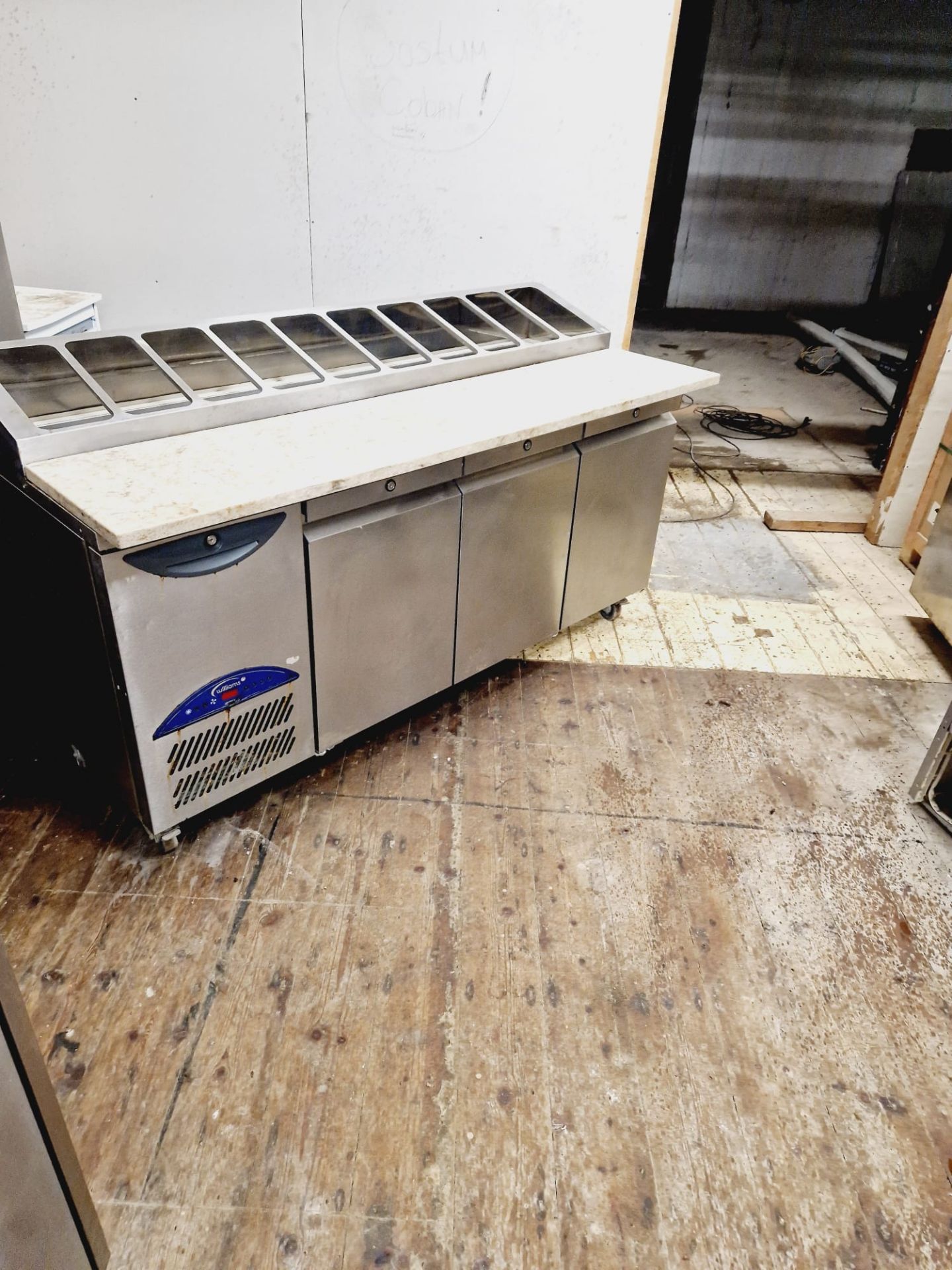 WILLIAMS PIZZA PERP FRIDGE WITH GRANITE WORK TOP - 3 DOOR PIZZA TOPPING  FRIDGE - FULLY WORKING AND  - Image 2 of 2