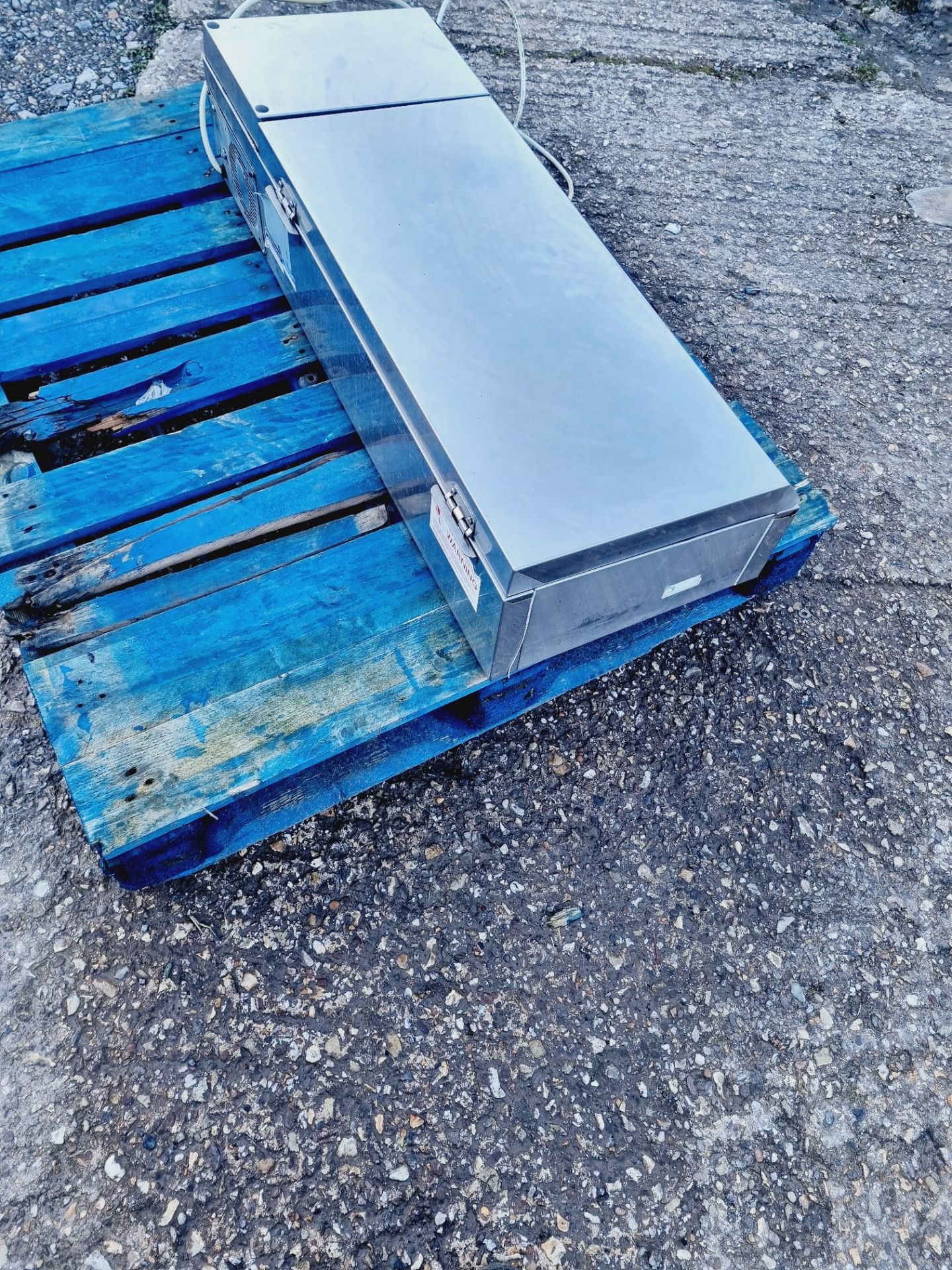 TABLE TOP SALAD BAR FRIDGE - FULLY WORKING  - Image 2 of 3