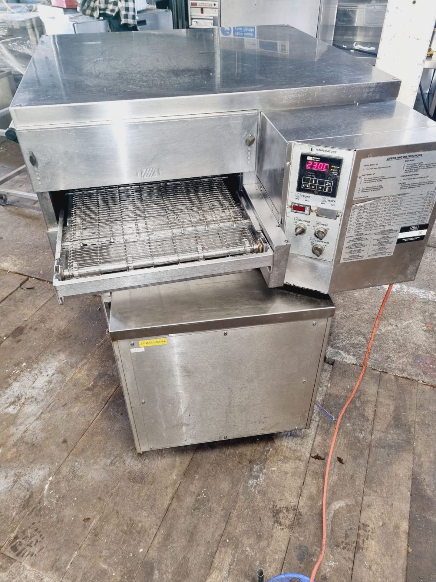 MIDDLE BY MARSHALL GAS PIZZA OVEN - YEAR 2015 - FULLY WORKING AND SERVICED - NO STAND - 20 INCH BELT - Image 2 of 7