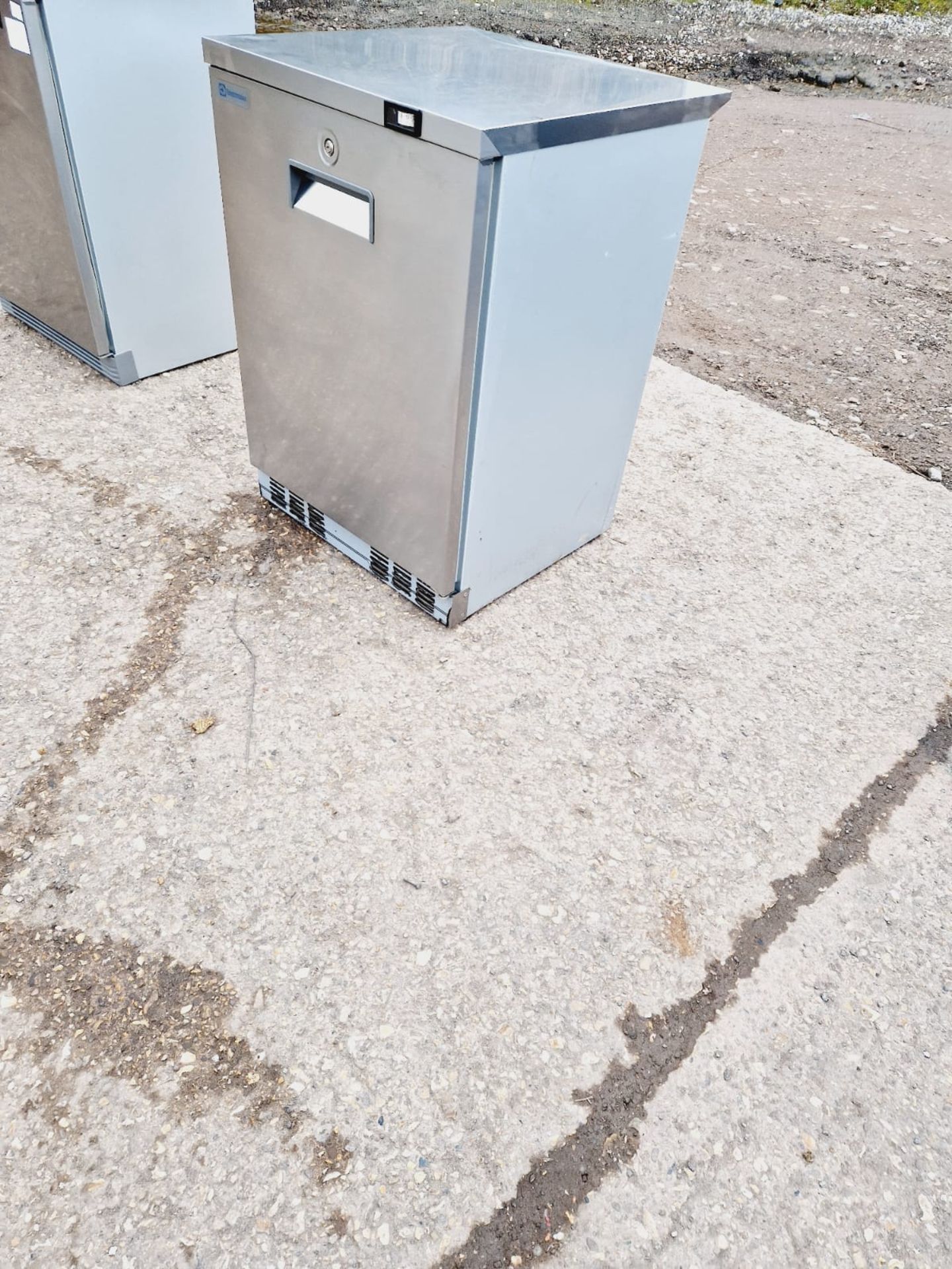 ELECTROLEX UNDER COUNTER SINGLE DOOR FRIDGE - Image 2 of 4