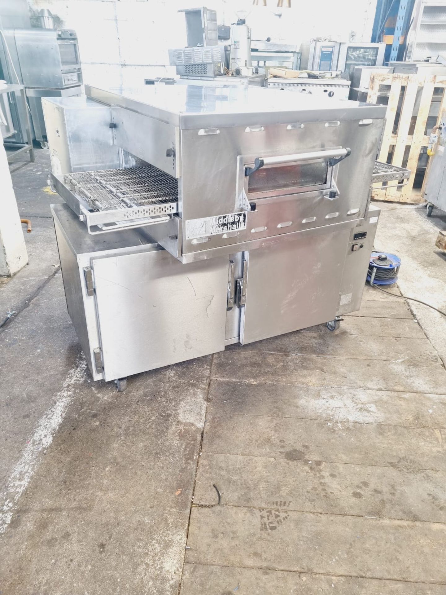 MIDDLE BY MARSHALL GAS PIZZA OVEN - YEAR 2015 - FULLY WORKING AND SERVICED - NO STAND - 20 INCH BELT