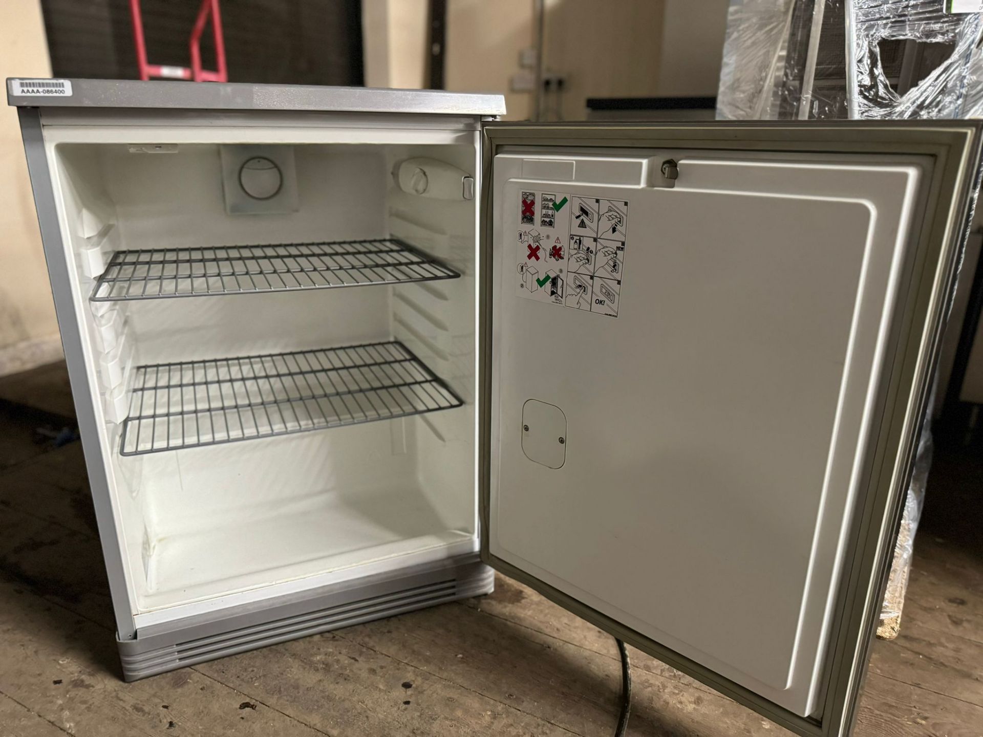 ELECTROLUX UNDER COUNTER FRIDGE - FULLY WORKING CONDITION - Image 7 of 8