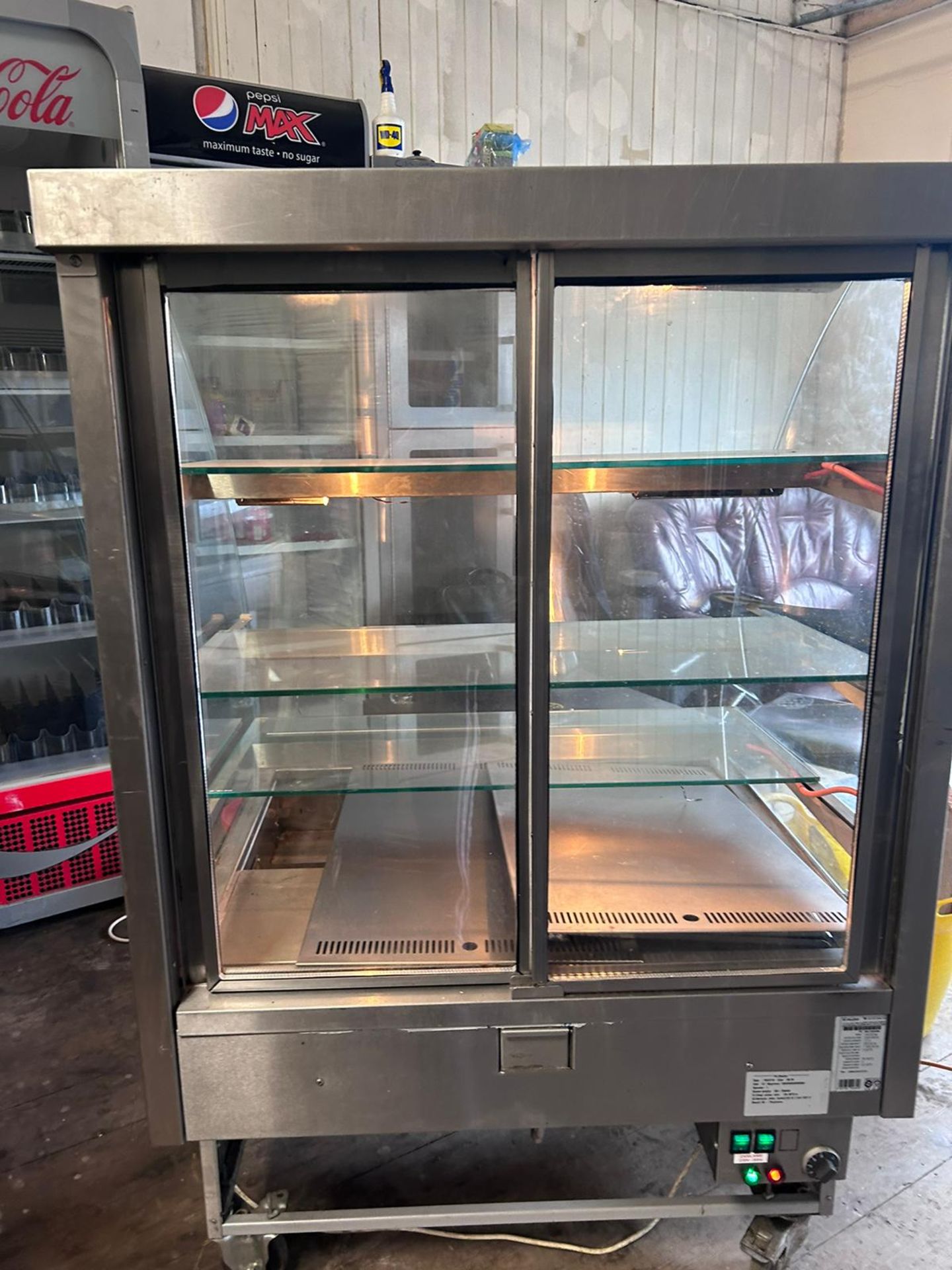 TRUE 2 DRAWER FRIDGE WITH SALAD BAR - ALMOST NEW CONDITION - FULL WORKING CONDITION - Image 6 of 9