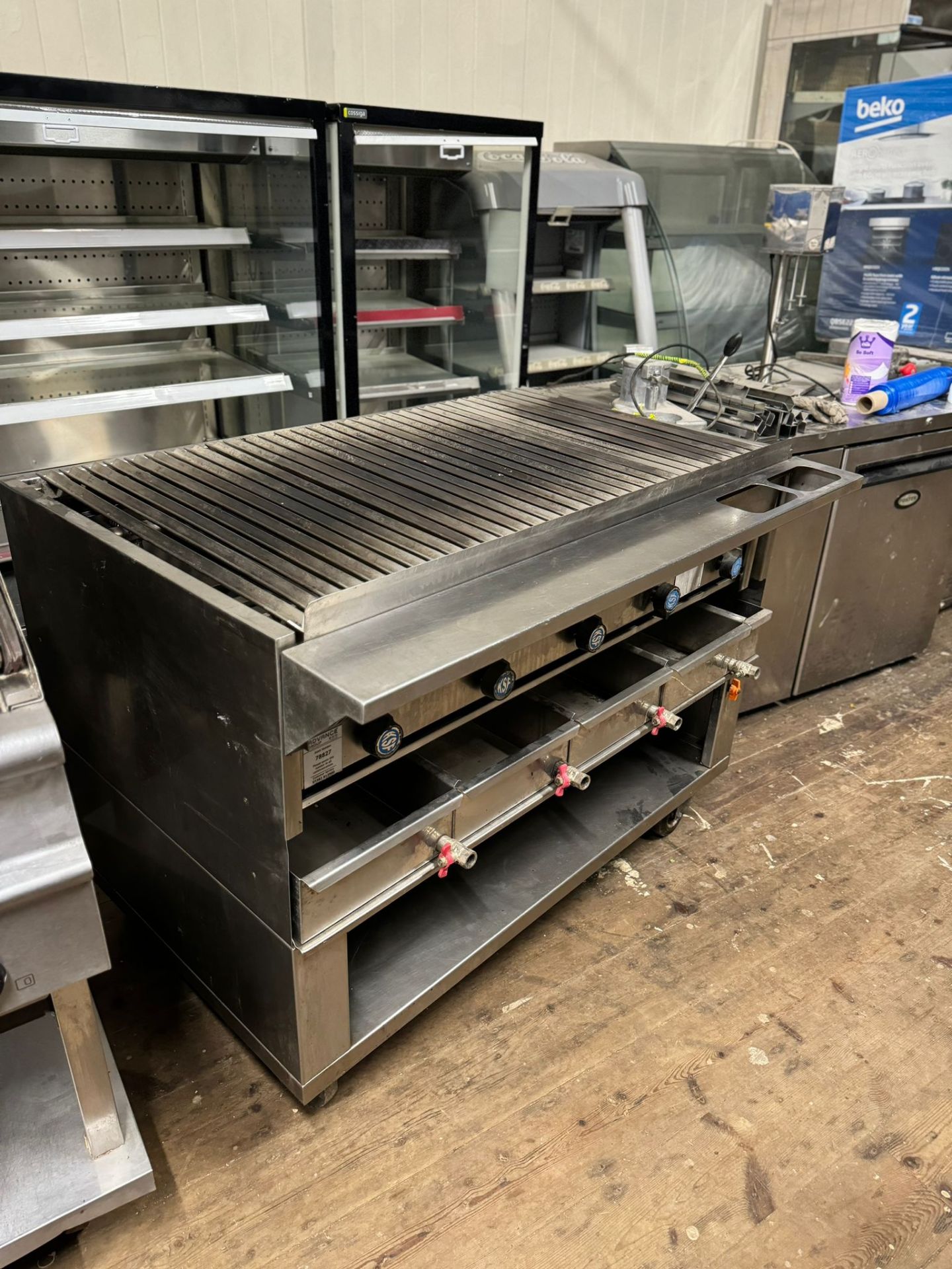 KSF CHARGRILL WITH WATER TRAY UNDER - 120 CM W - 5 BURNER NATURAL GAS BROILER  - Image 6 of 6