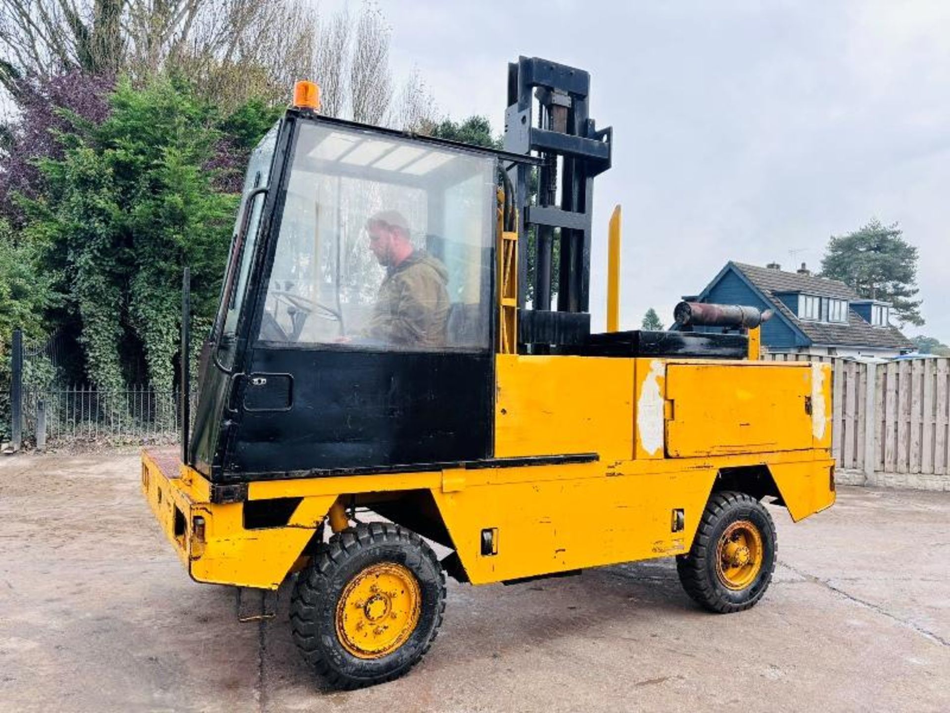 LANCER BOSS 437/MKVA-1 SIDE LOAD DIESEL FORKLIFT C/W PERKINS ENGINE - Image 7 of 13