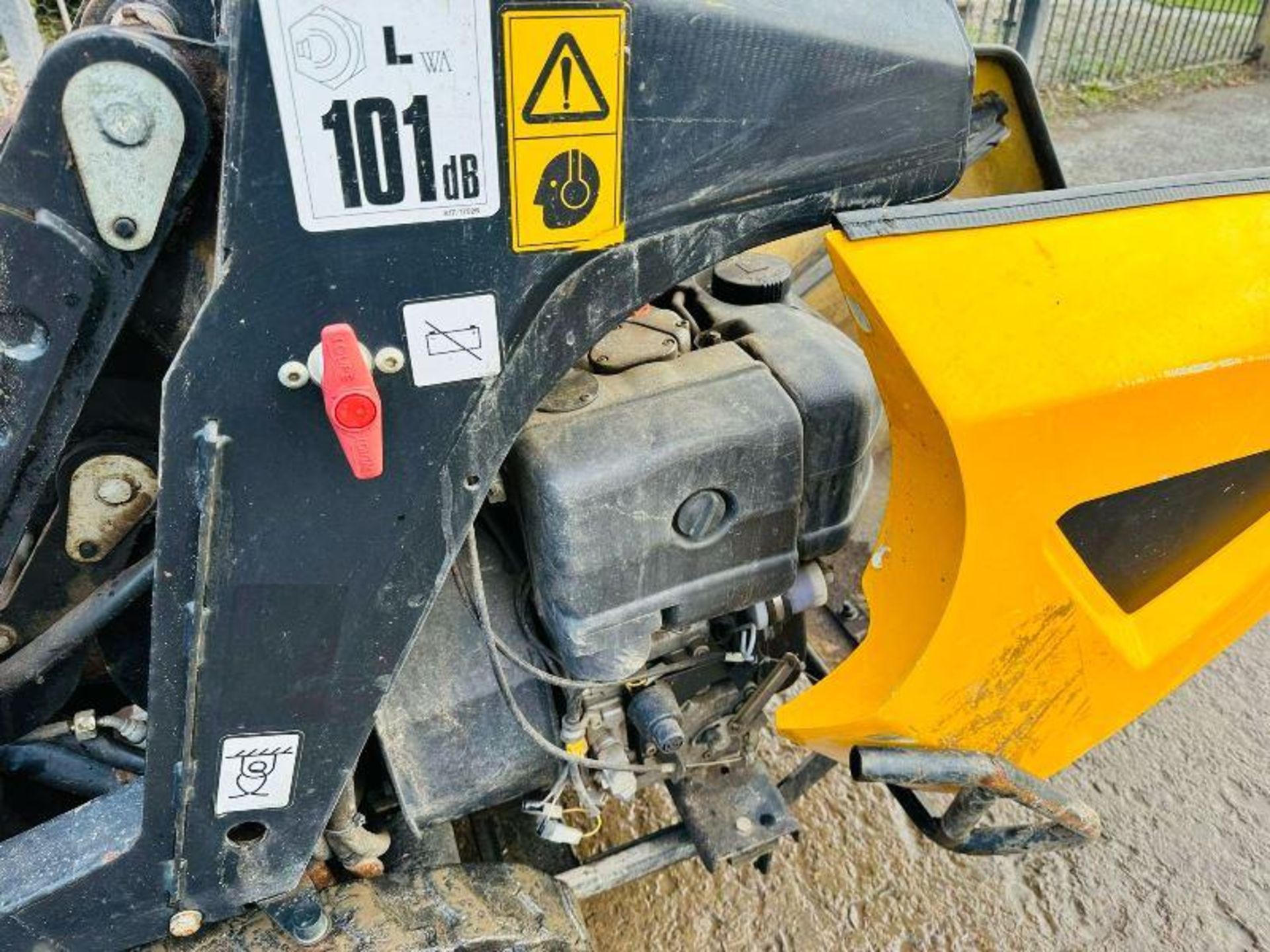 JCB HTD-5 TRACKED HIGH TIP PEDESTRIAN DUMPER *YEAR 2018* - Image 6 of 16