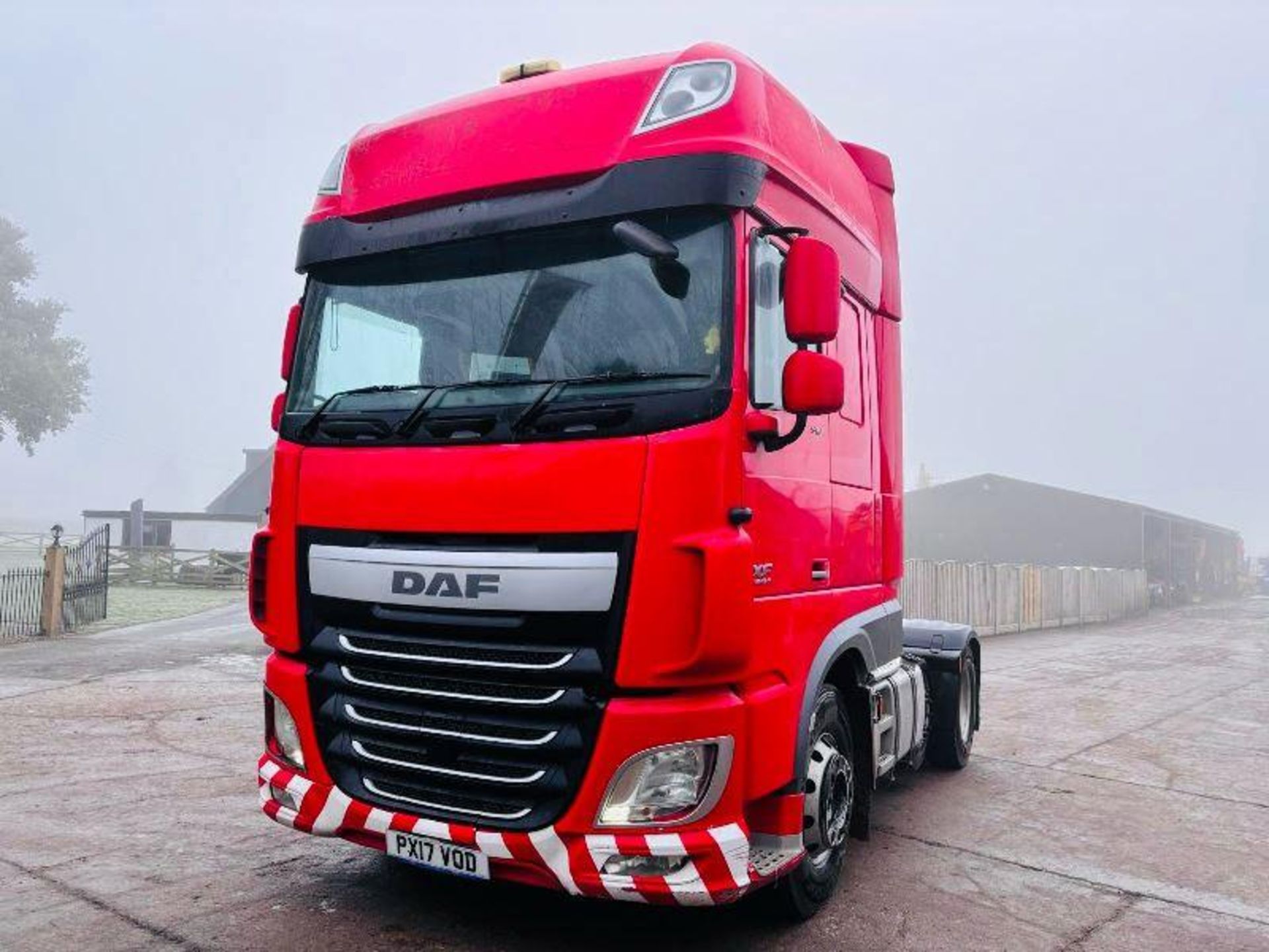 DAF XF510 6X2 TRACTOR UNIT *YEAR 2017* C/W MANUAL GEAR BOX & TIPPING GEAR - READING 477802 KMS