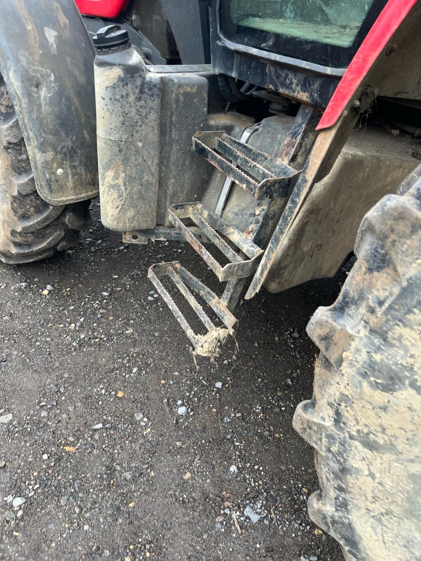 2010 MASSEY FERGUSON 5455 - LOADER TRACTOR - 7700 HOURS - Image 21 of 30