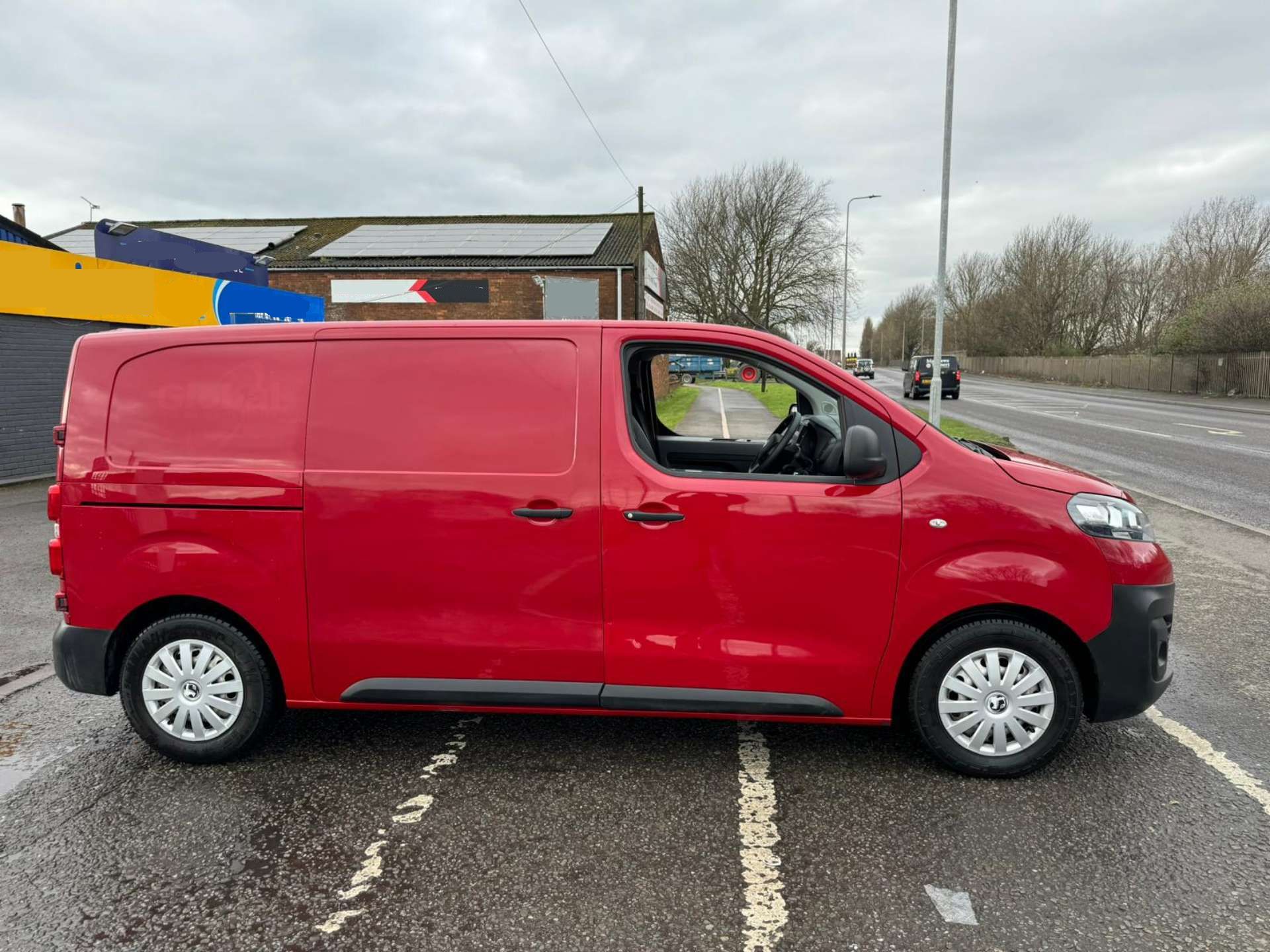 2020 20 VAUXHALL VIVARO PANEL VAN - 117K MILES - AIR CON - FSH - Image 2 of 9