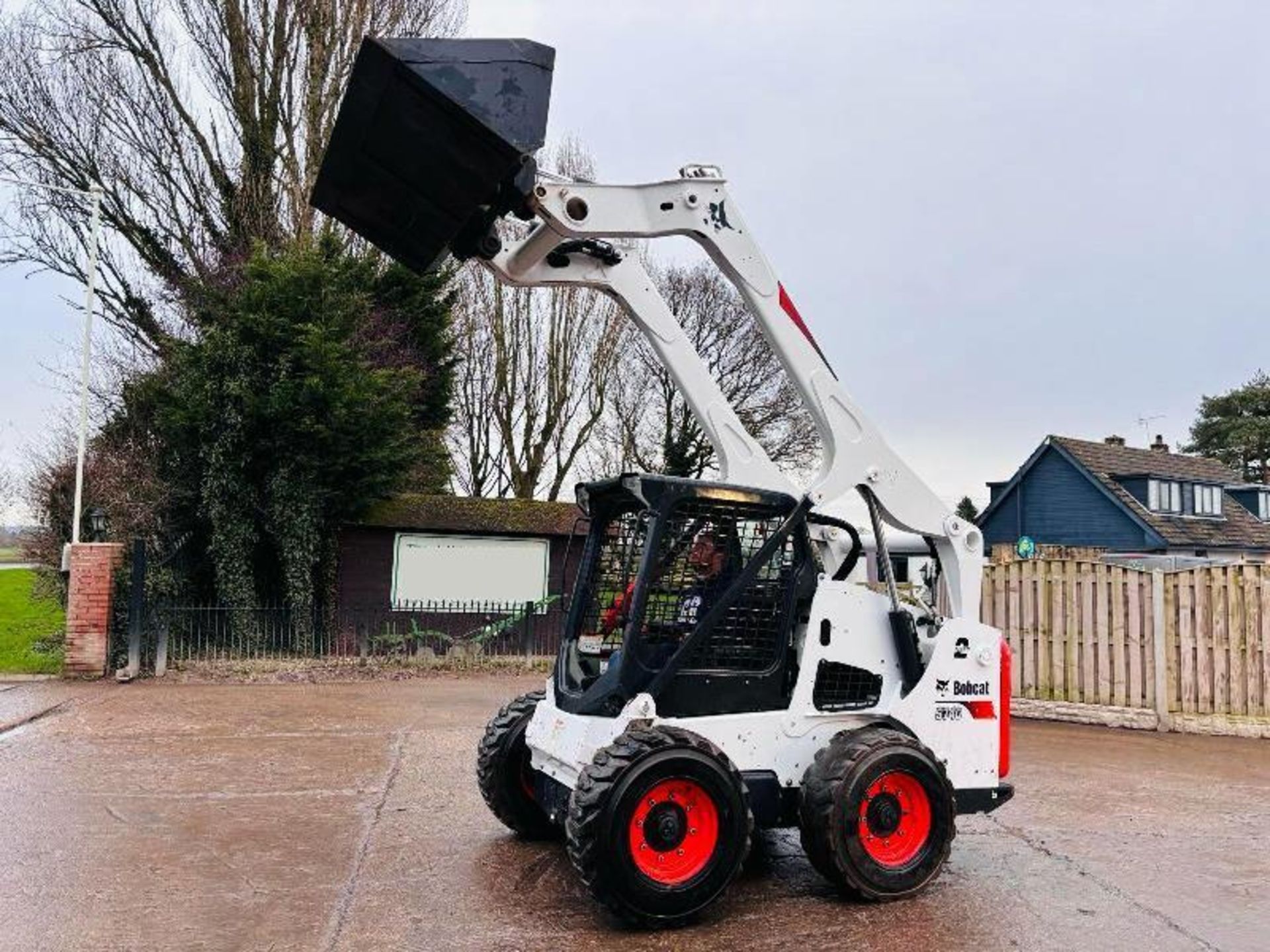 BOBCAT S740 SKIDSTEER *YEAR 2019, 3617 HOURS* C/W BUCKET - Image 4 of 19